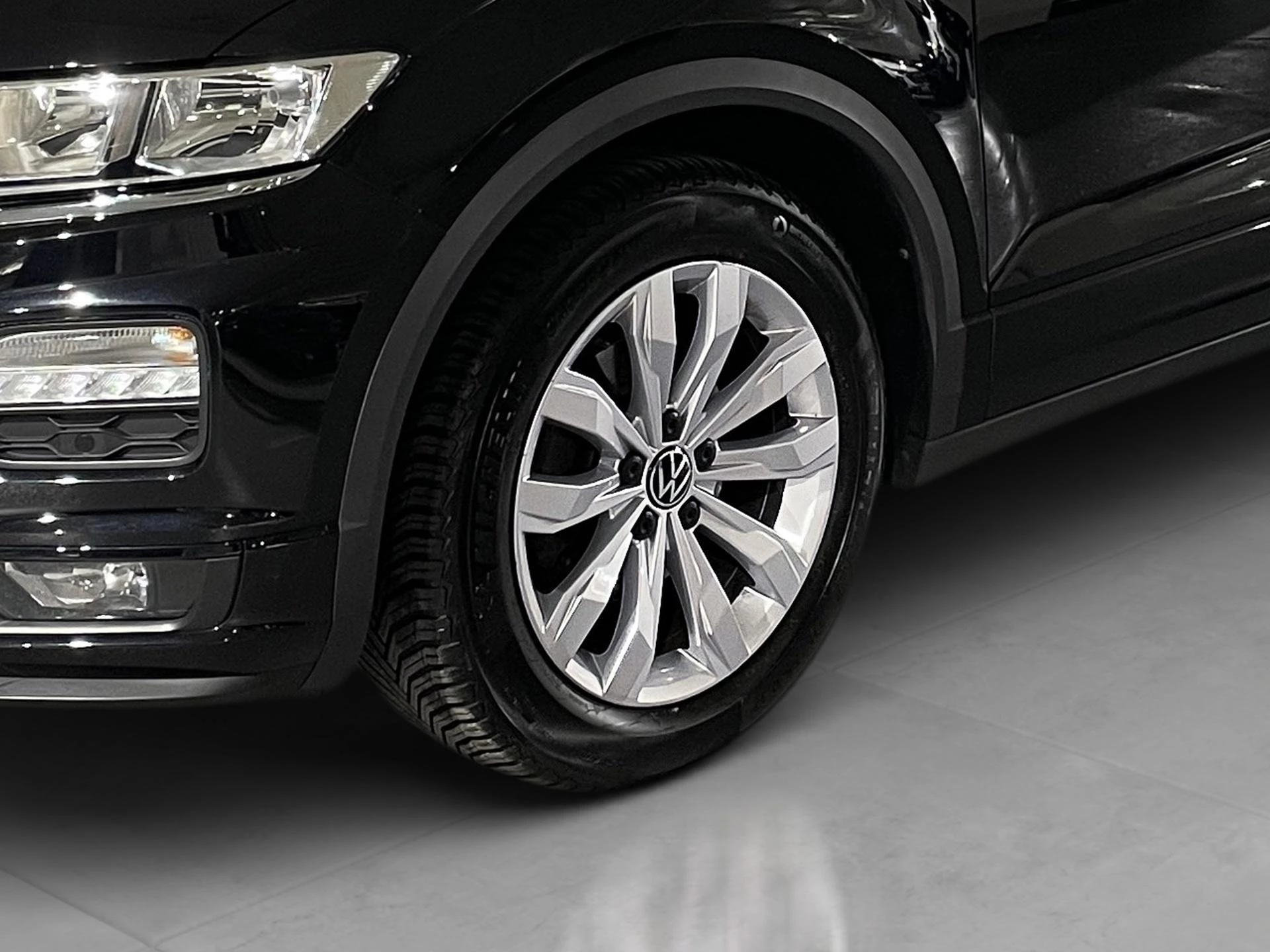 Volkswagen-T-Roc-image-20