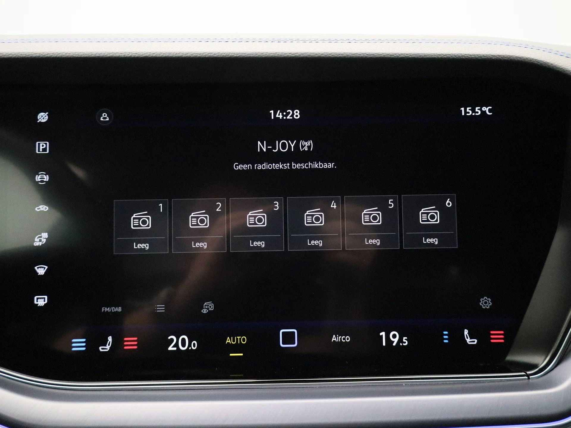 Volkswagen-Touareg-image-26