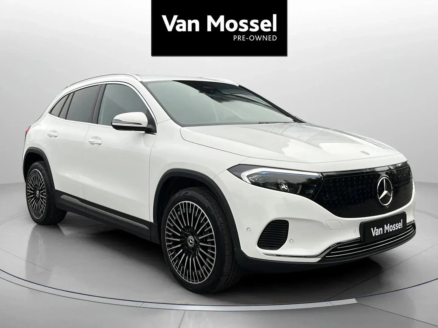 Mercedes-Benz-EQA-image-2