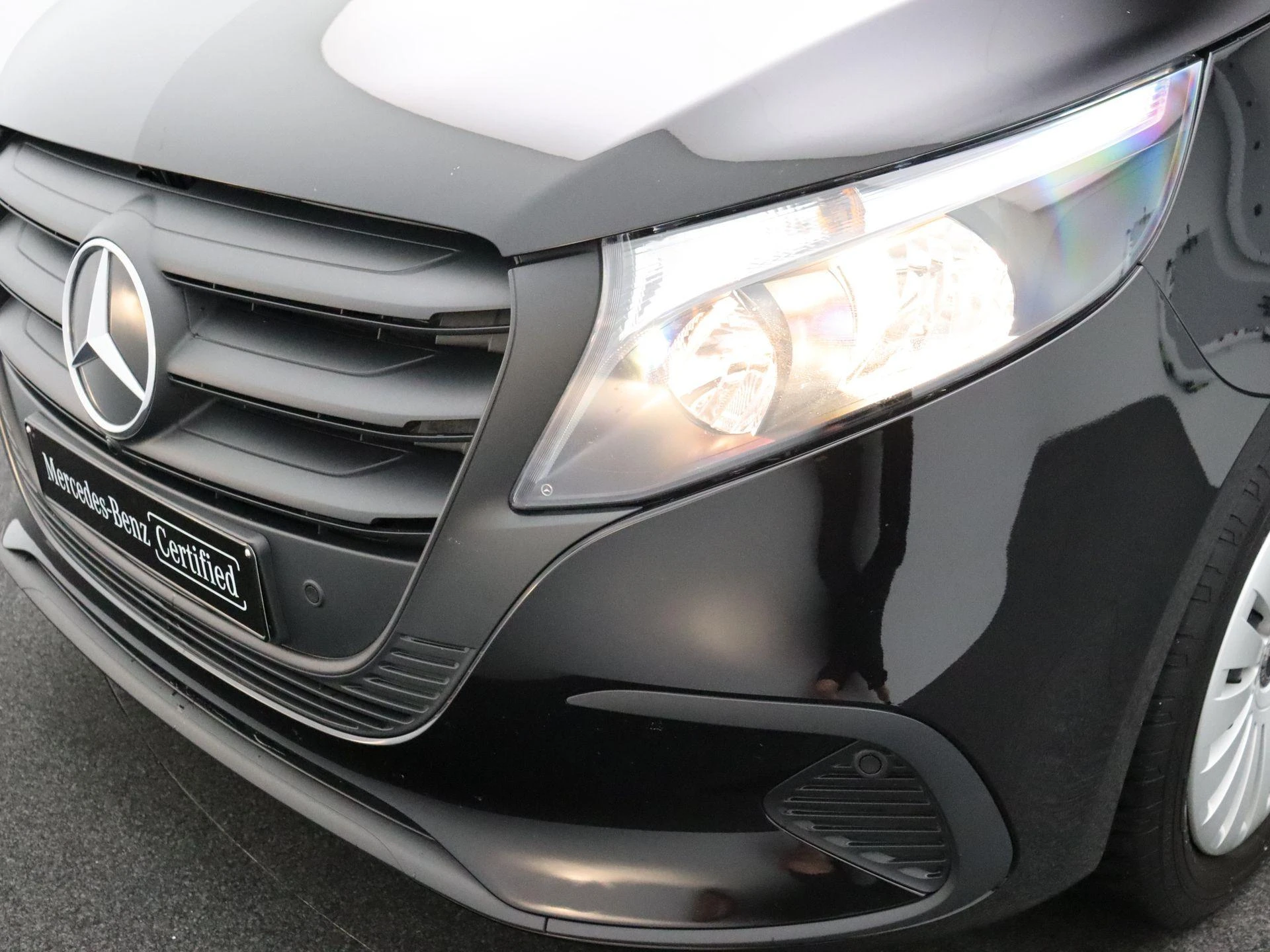 Mercedes-Benz-Vito-image-24