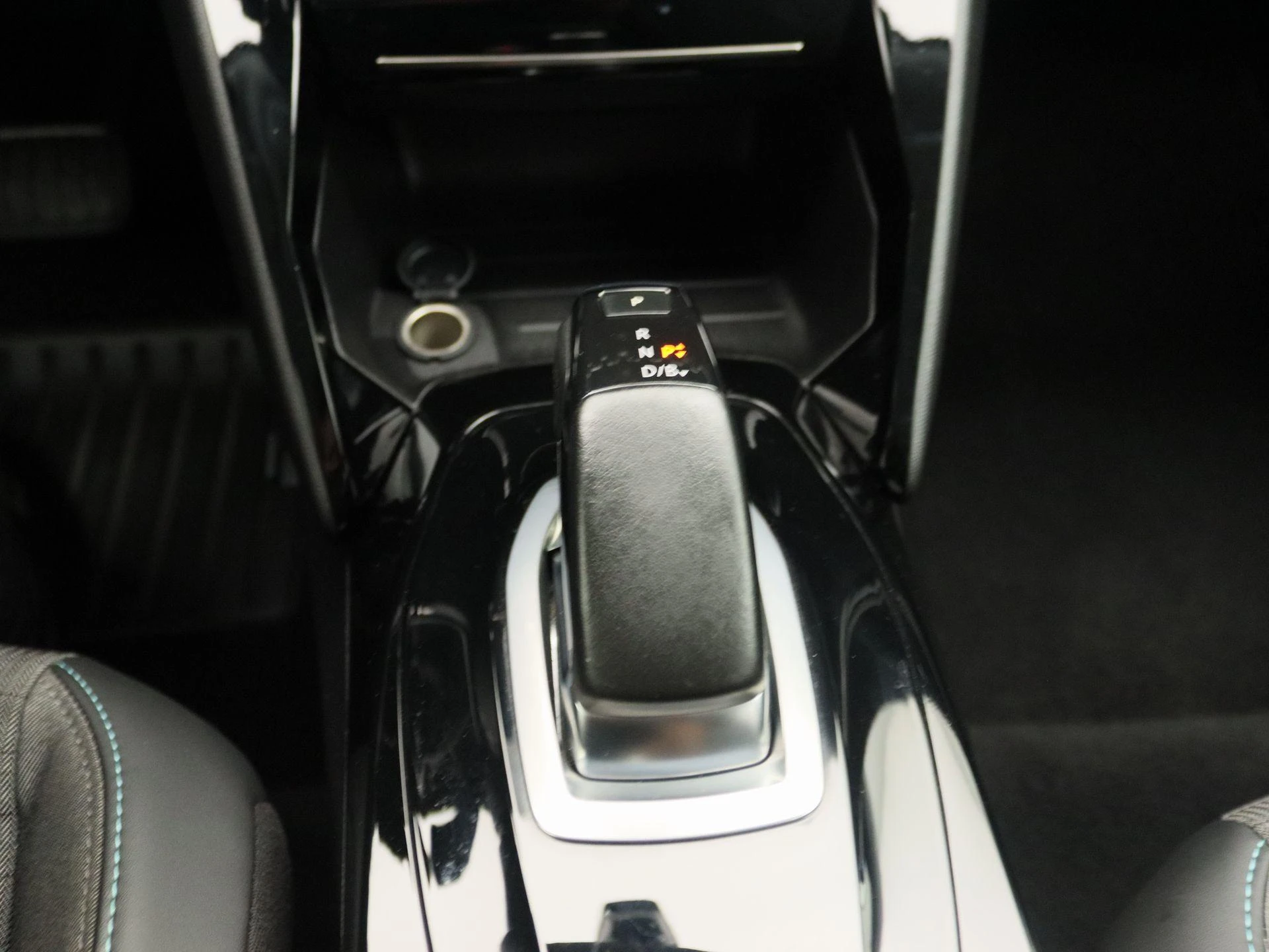 Peugeot e-2008 EV Allure Pack 50 kWh