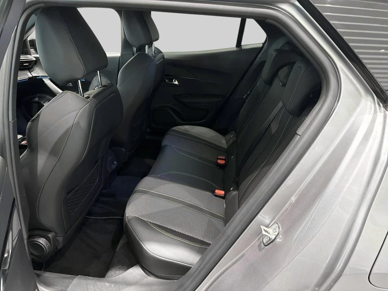 Peugeot-e-2008-image-17