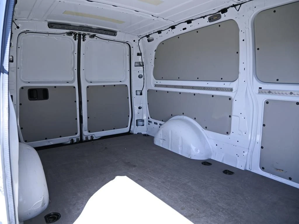 Mercedes-Benz-Vito 116-image-13