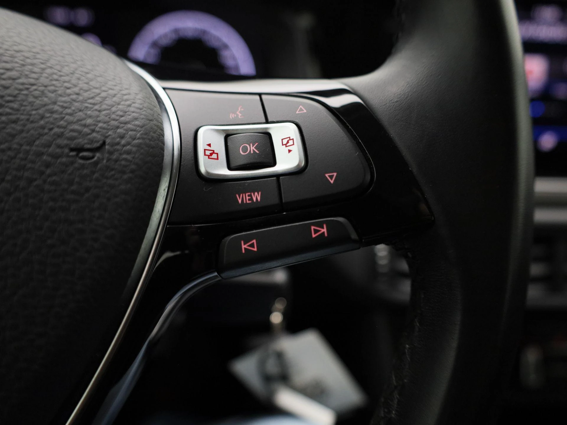 Volkswagen-Polo-image-16