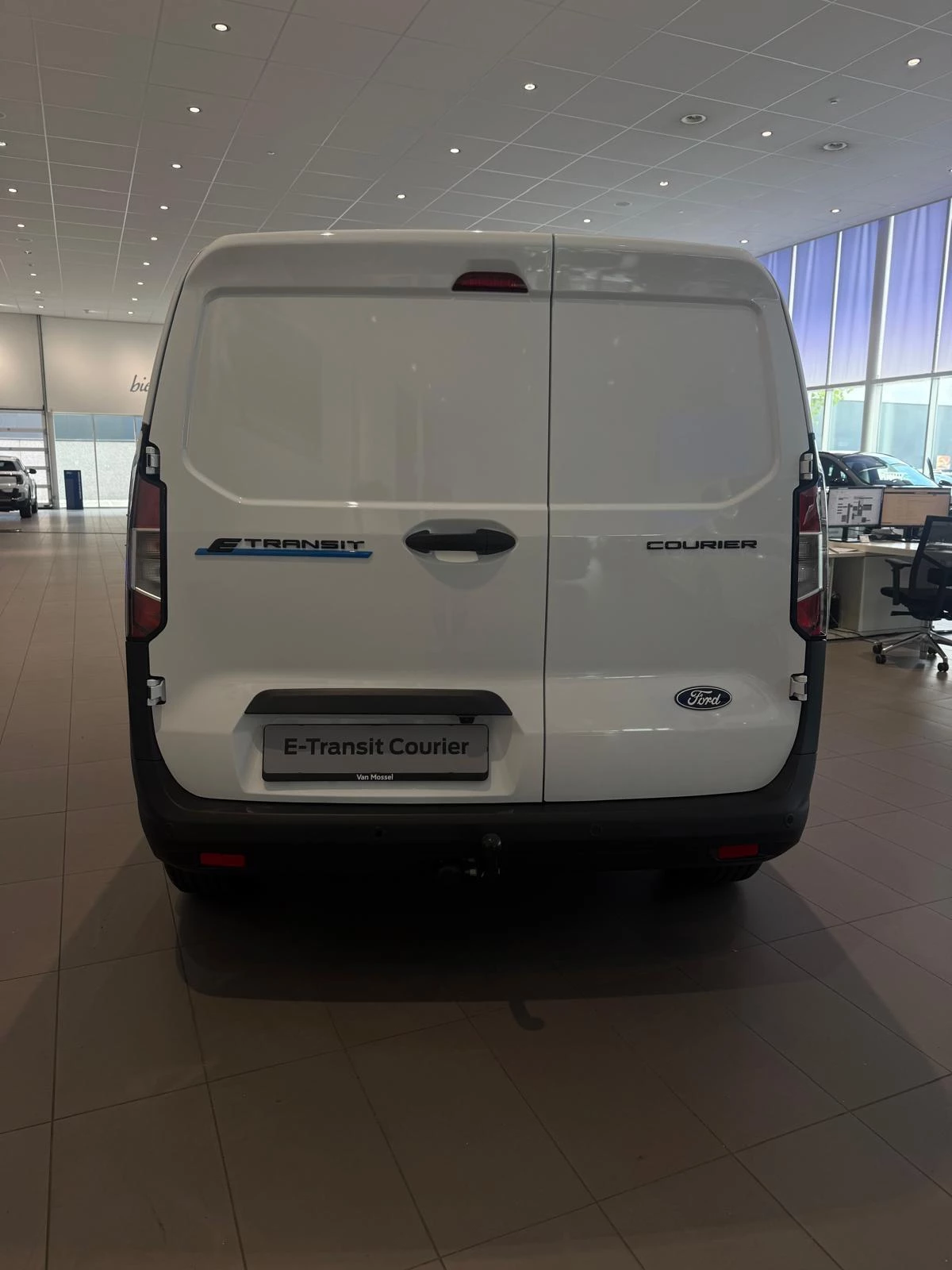 Ford E-Transit Courier