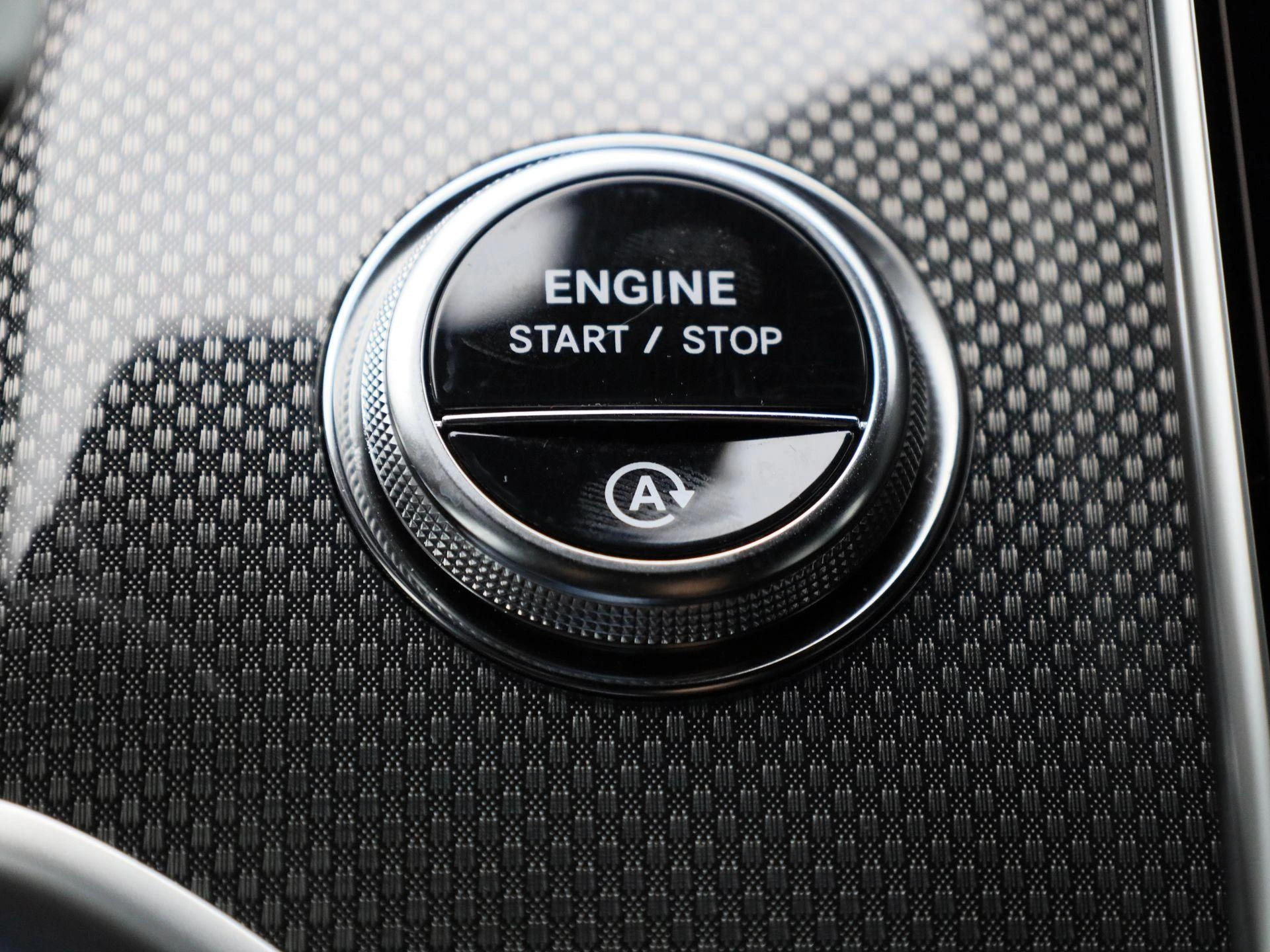 Mercedes-Benz-GLC-image-21