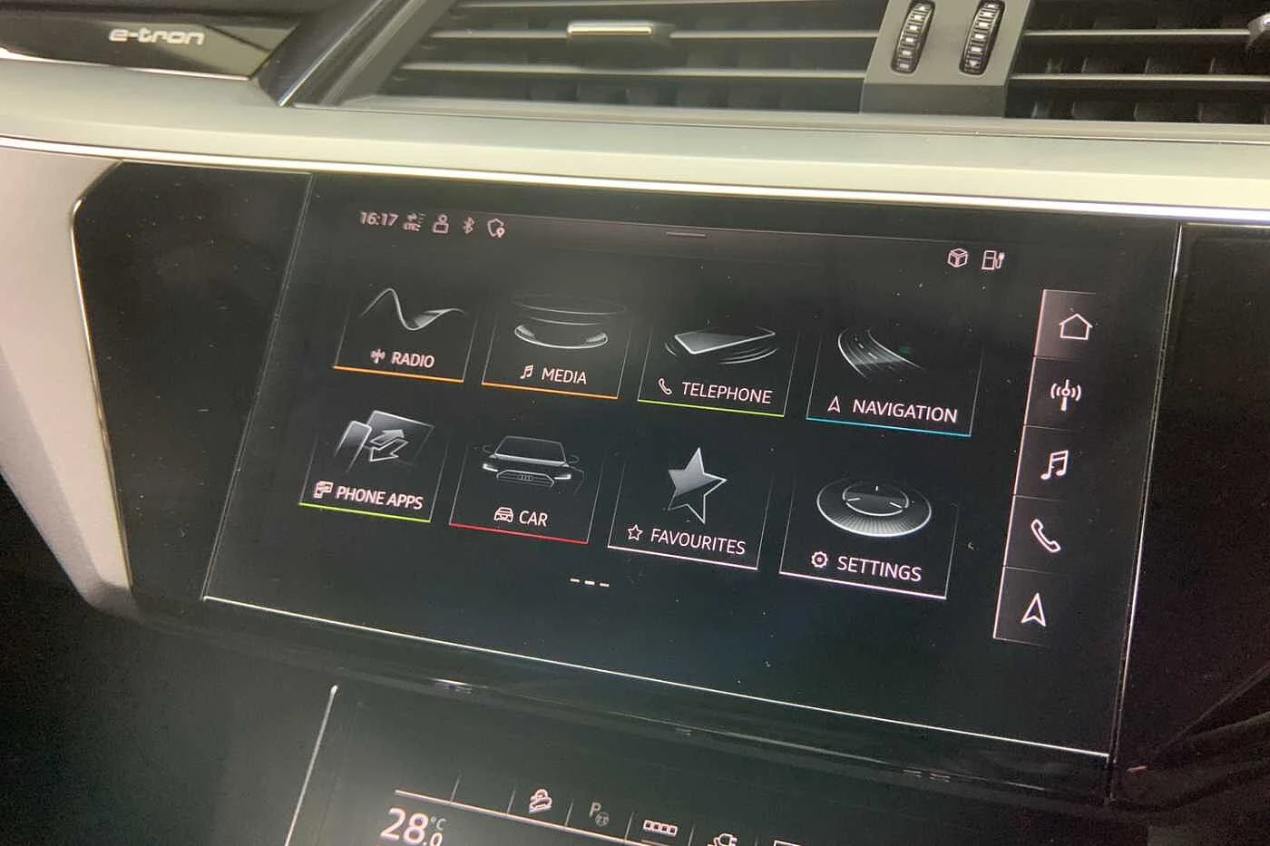 Audi-Q8 e-tron-image-17