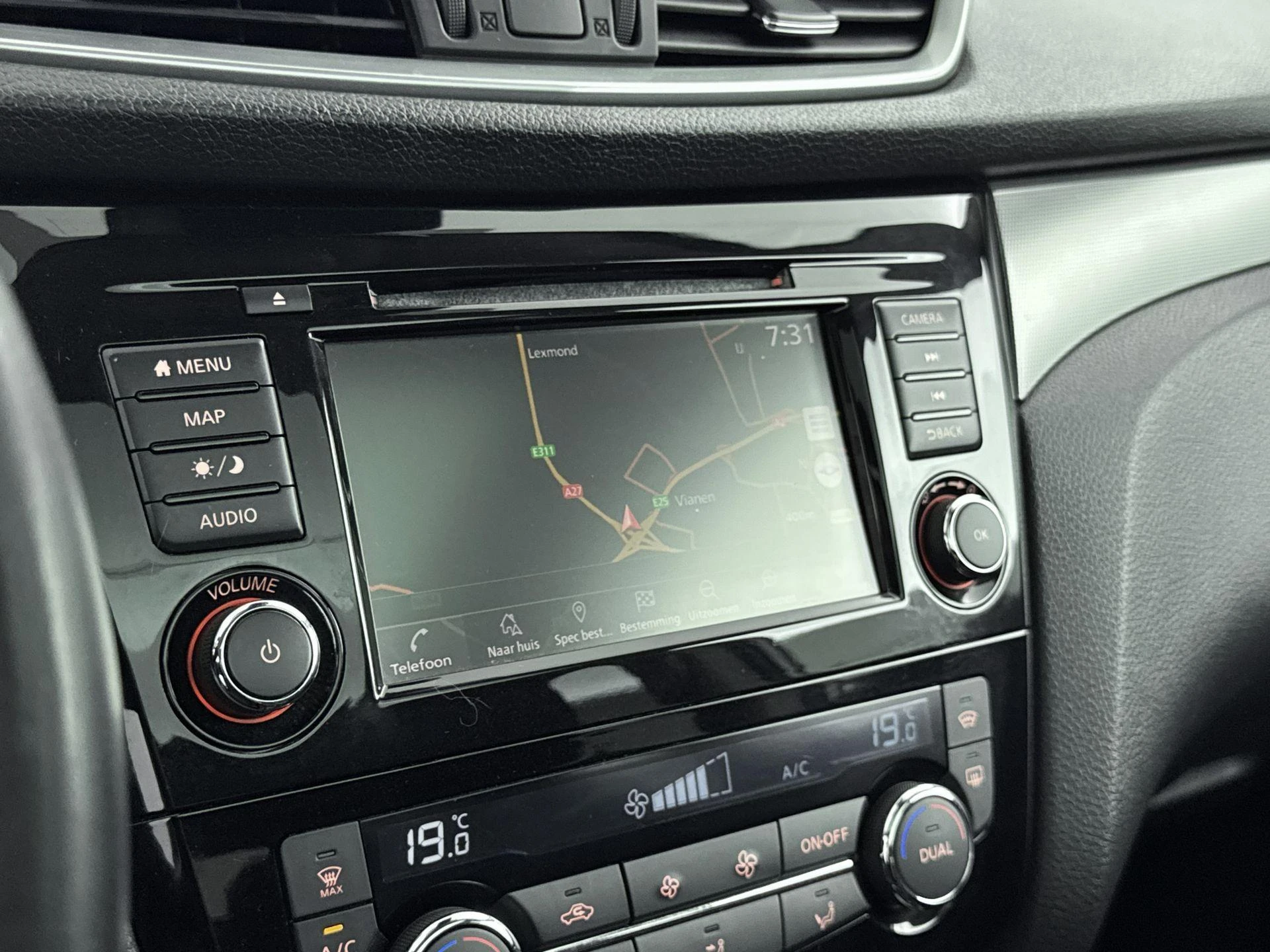 Nissan-QASHQAI-image-13