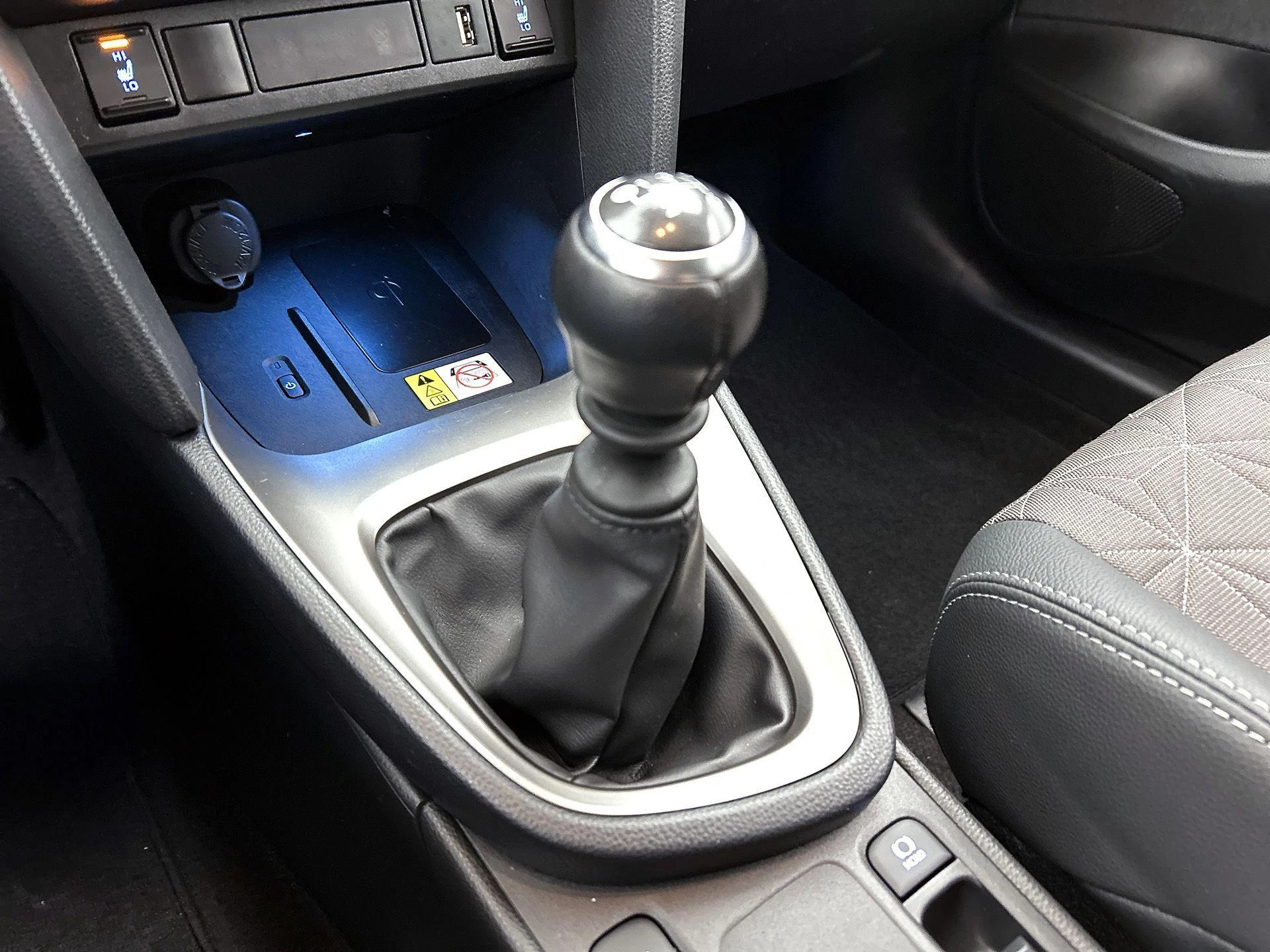 Toyota-Yaris Cross-image-24