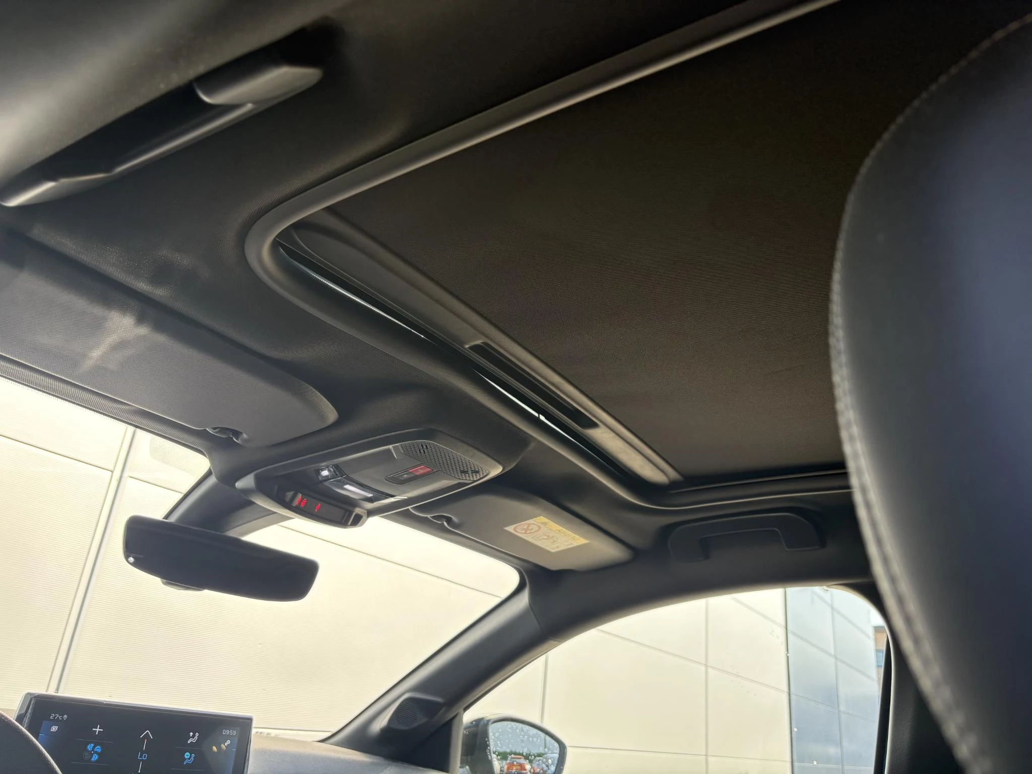 Peugeot-208-image-22