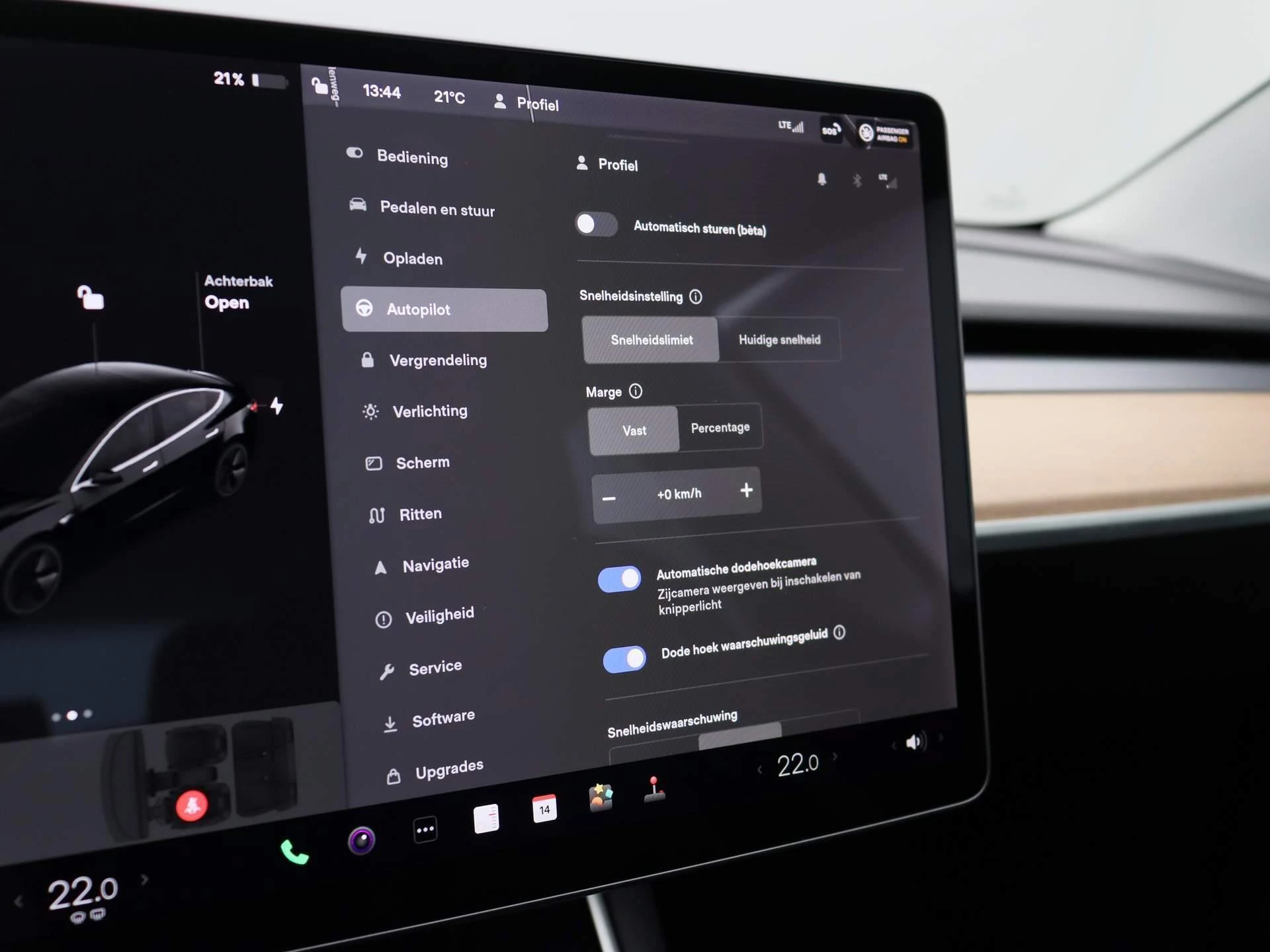 Tesla-Model 3-image-23