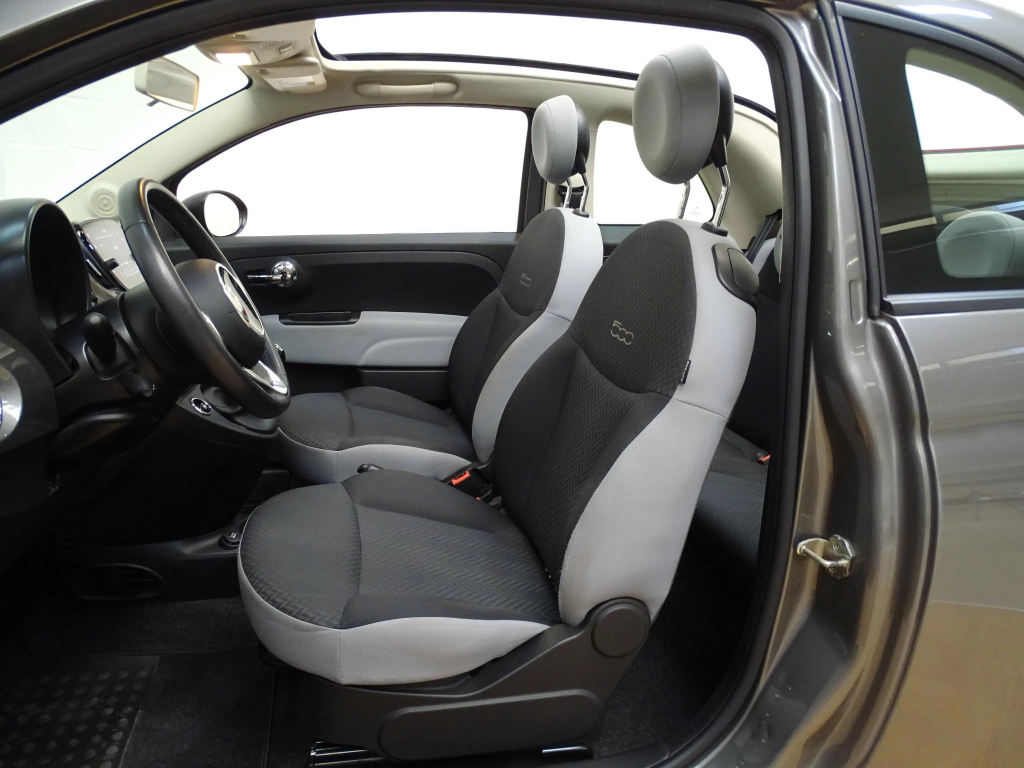 Fiat-500C-image-11