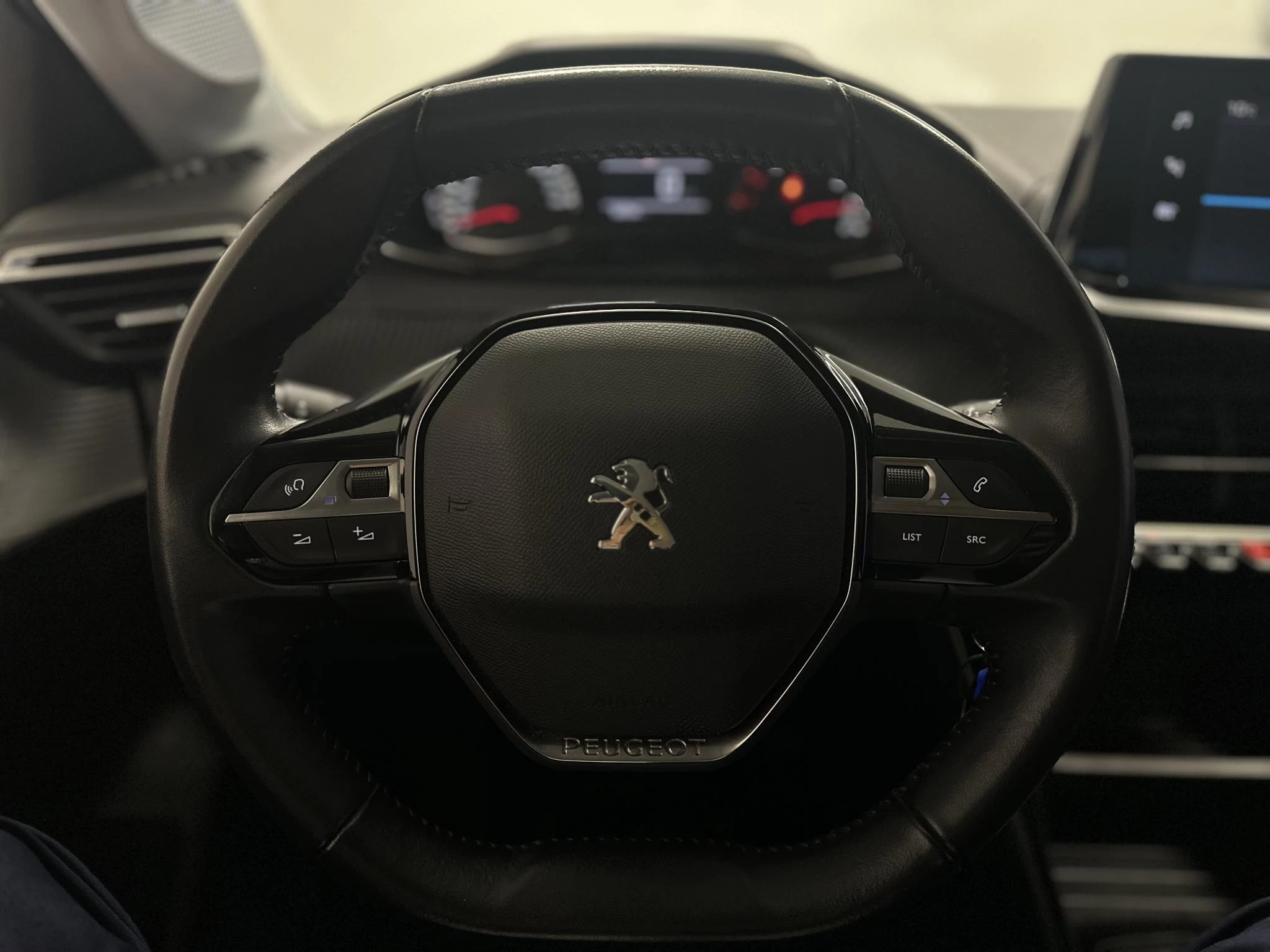 Peugeot-208-image-6