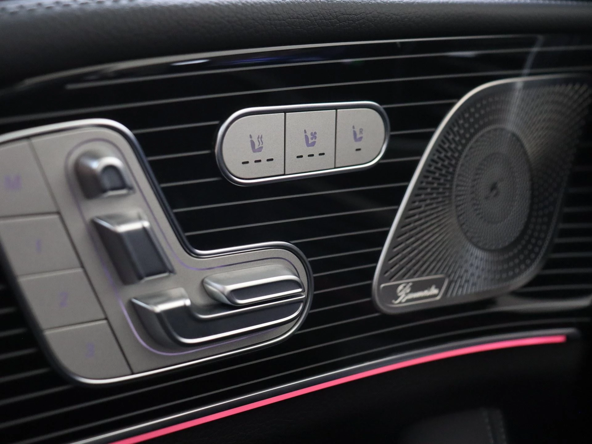 Mercedes-Benz-GLE-image-30