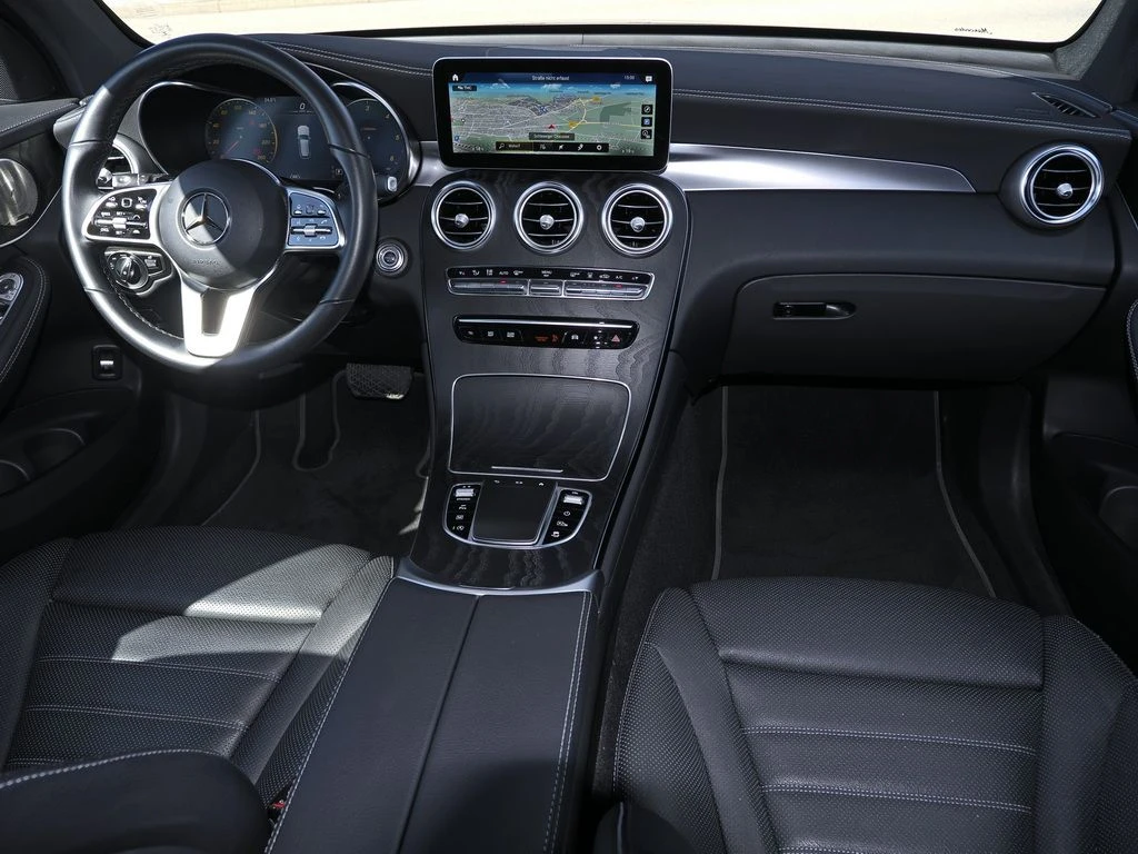 Mercedes-Benz-GLC 220 d-image-12