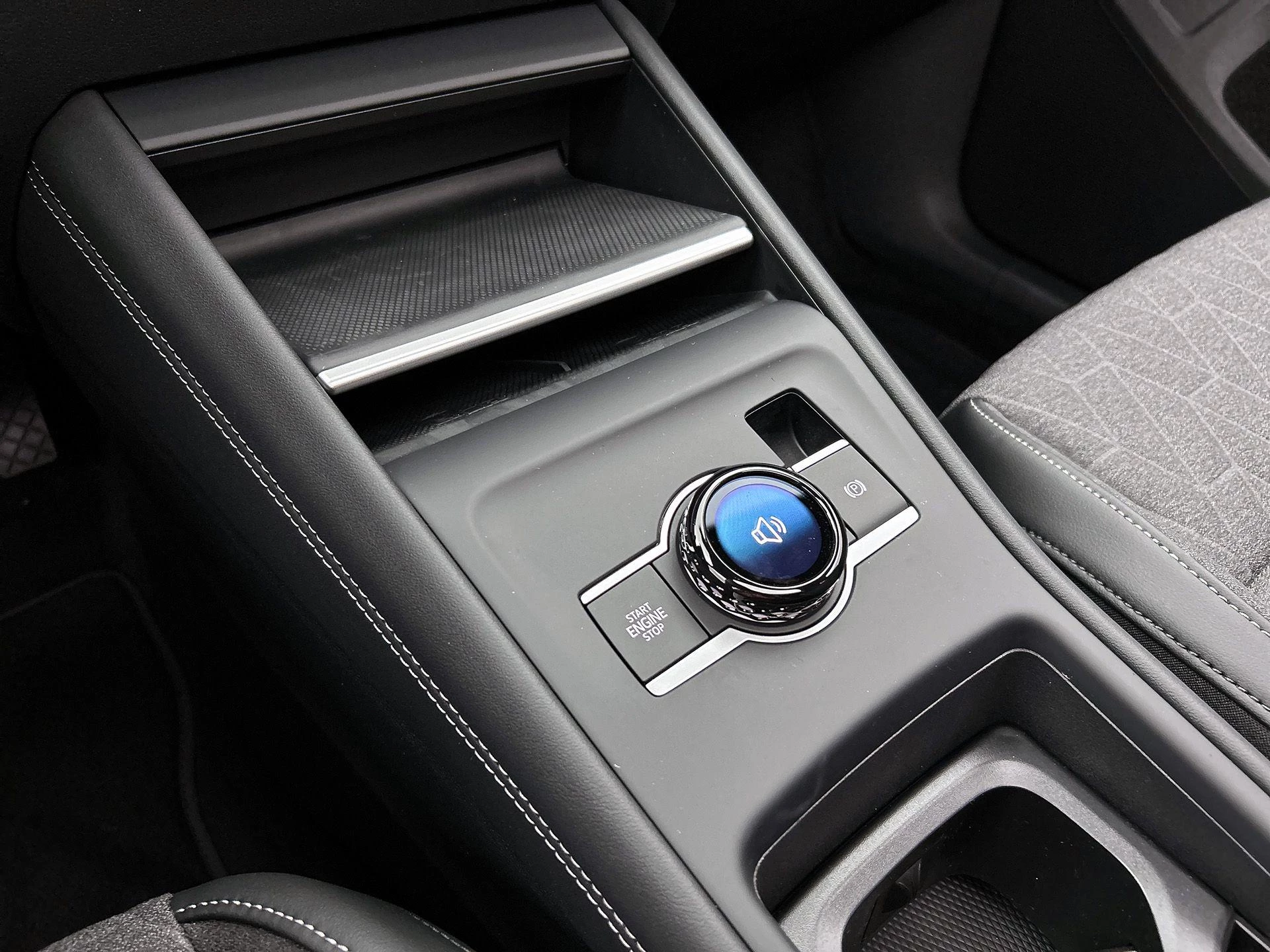 Volkswagen-Tayron-image-0