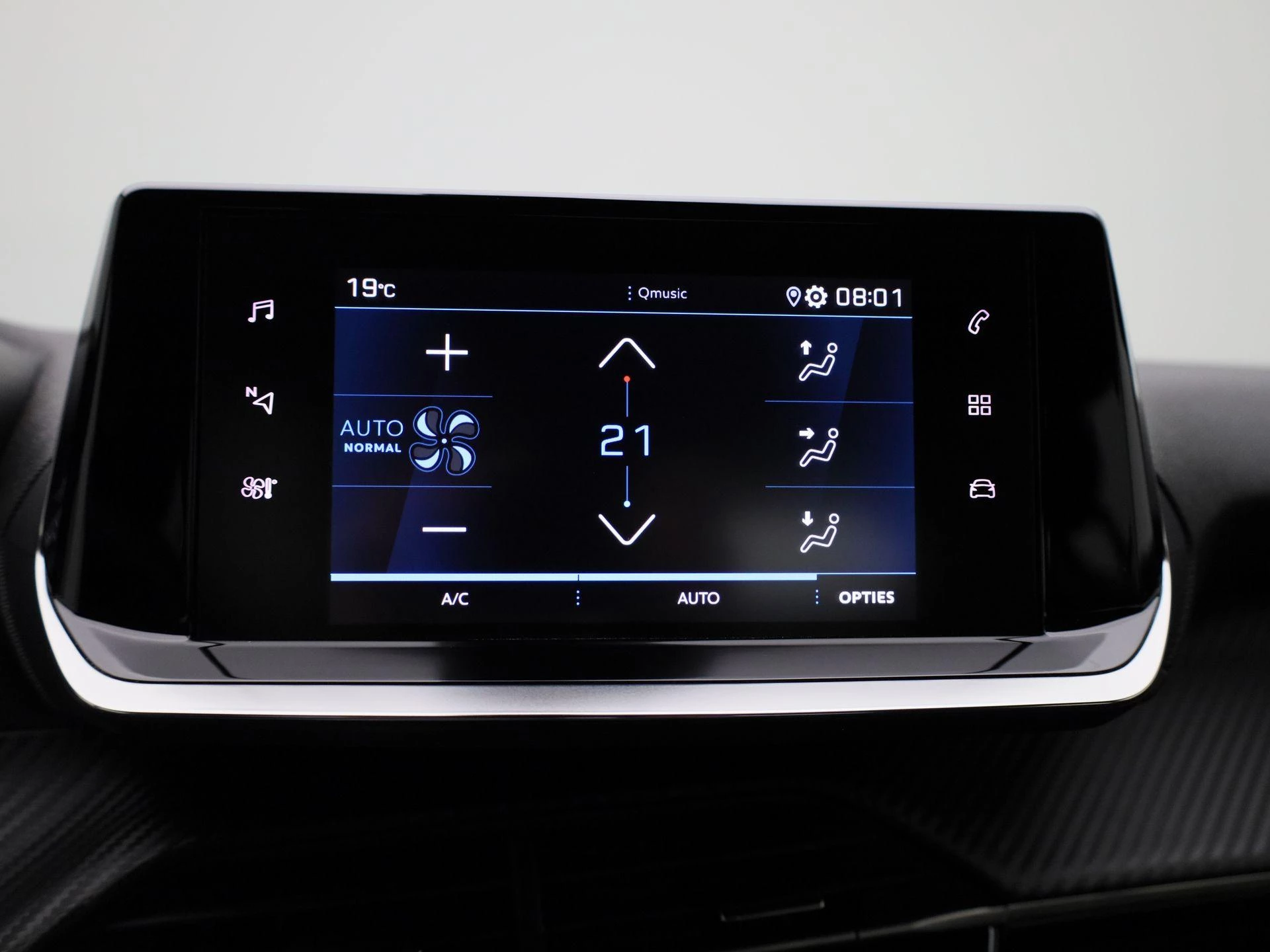 Peugeot-2008-image-25
