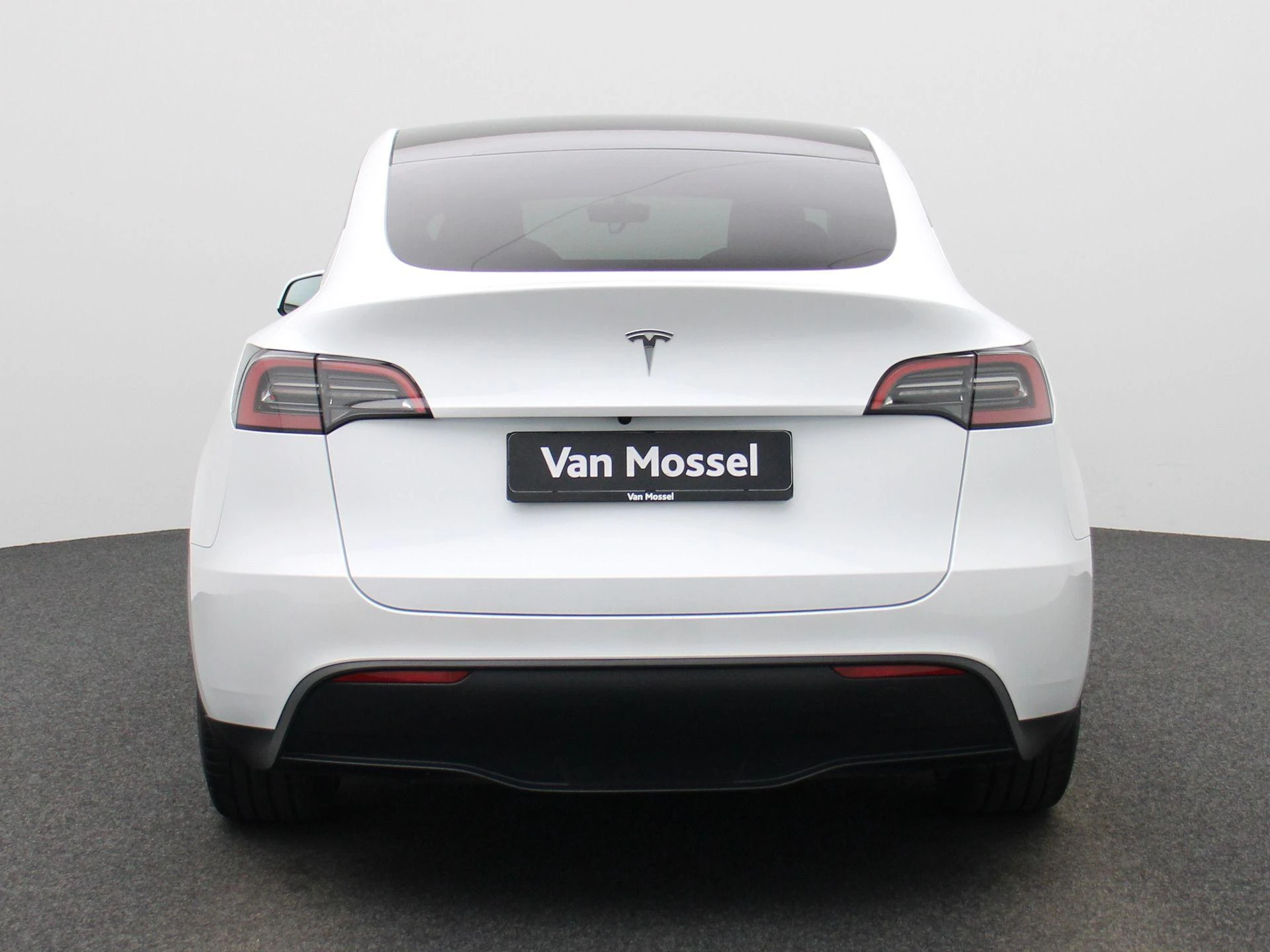 Tesla-Model Y-image-4