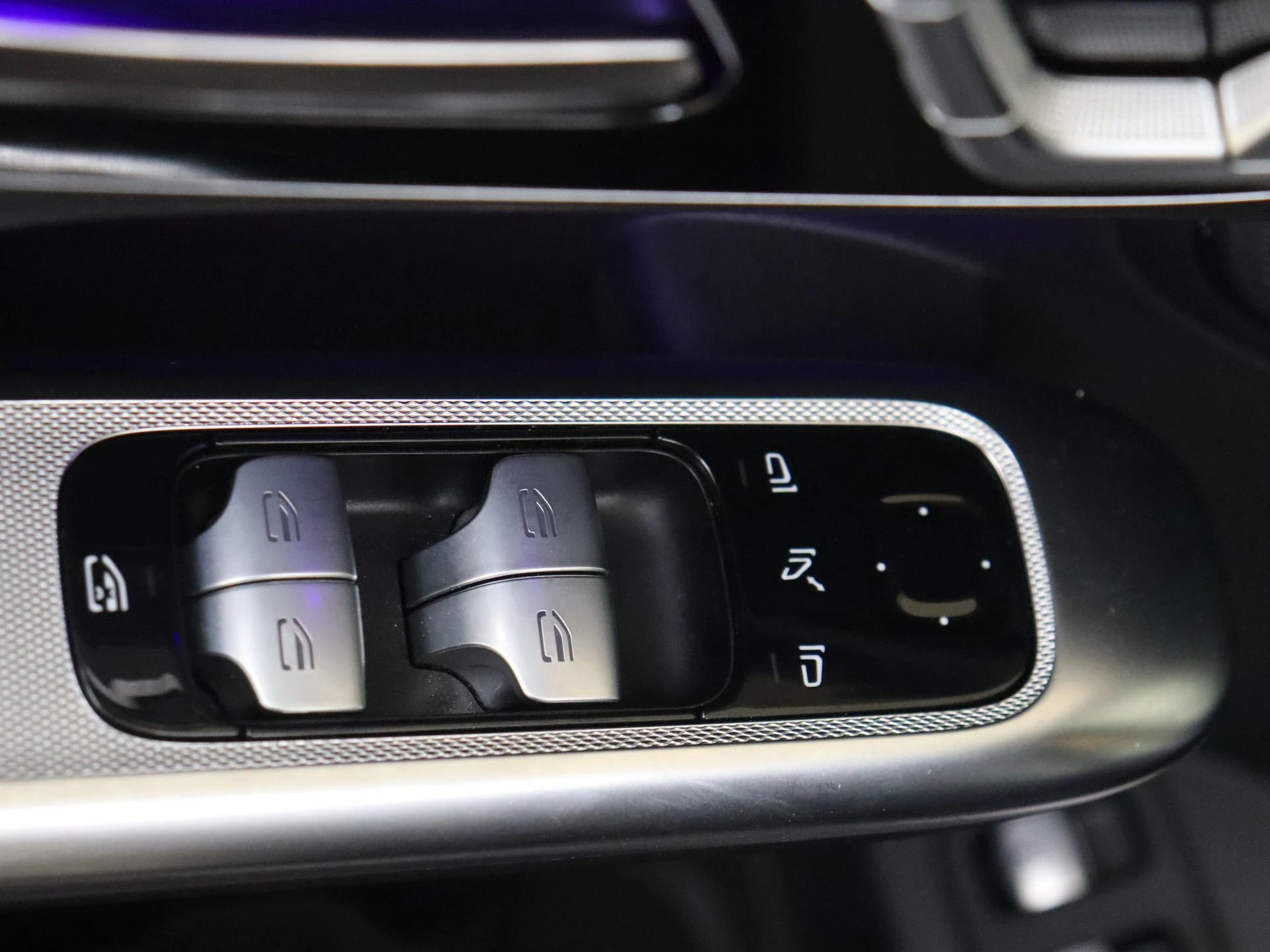 Mercedes-Benz-GLC-image-24