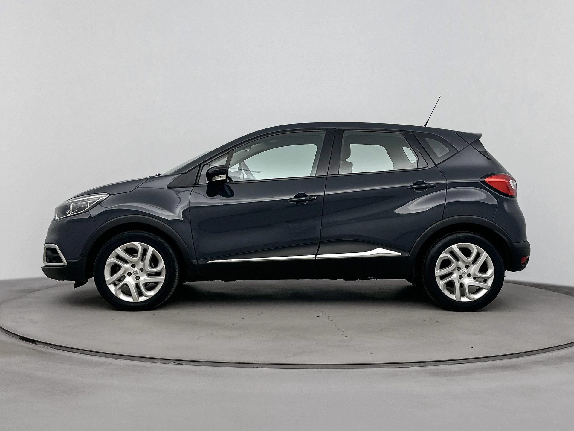 Renault-Captur-image-2