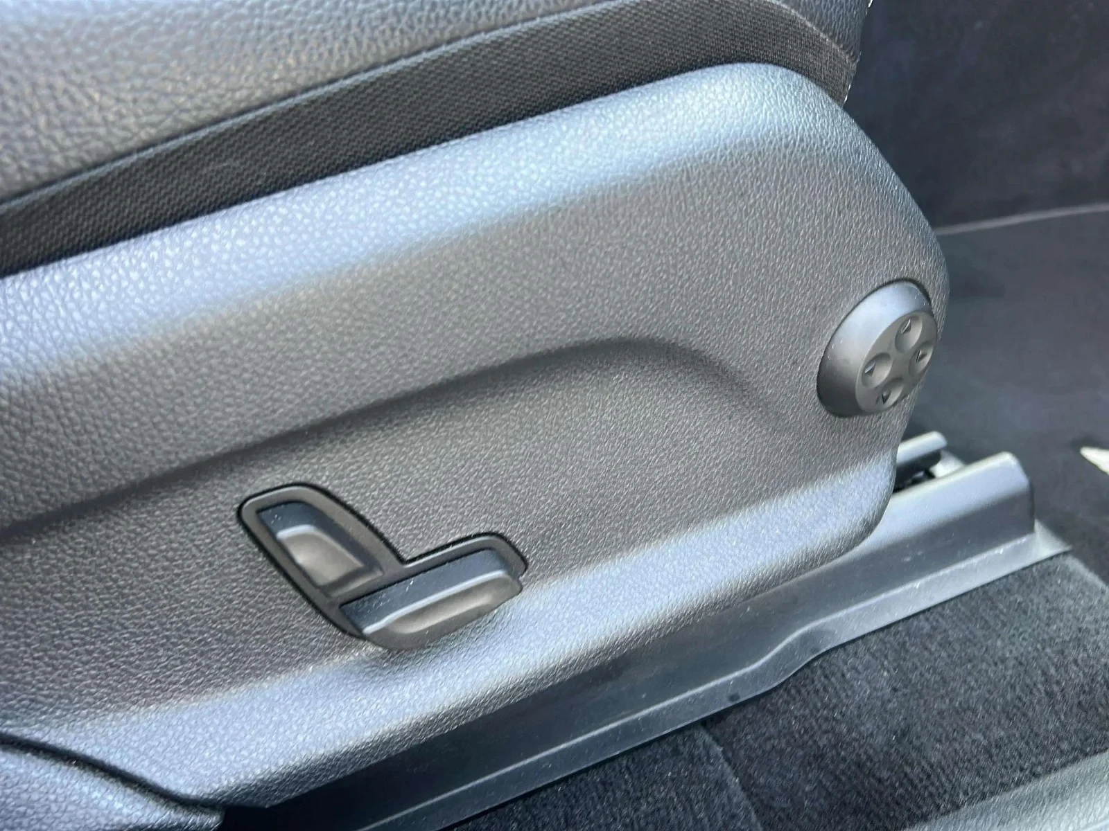 Mercedes-Benz-GLC-image-17