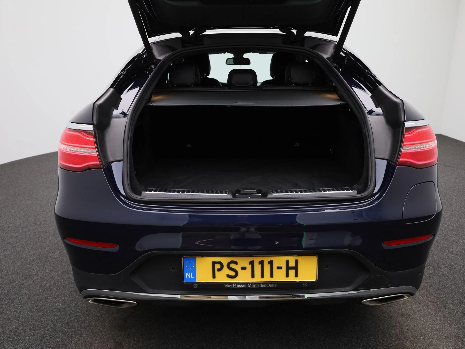 Mercedes-Benz-GLC-image-12