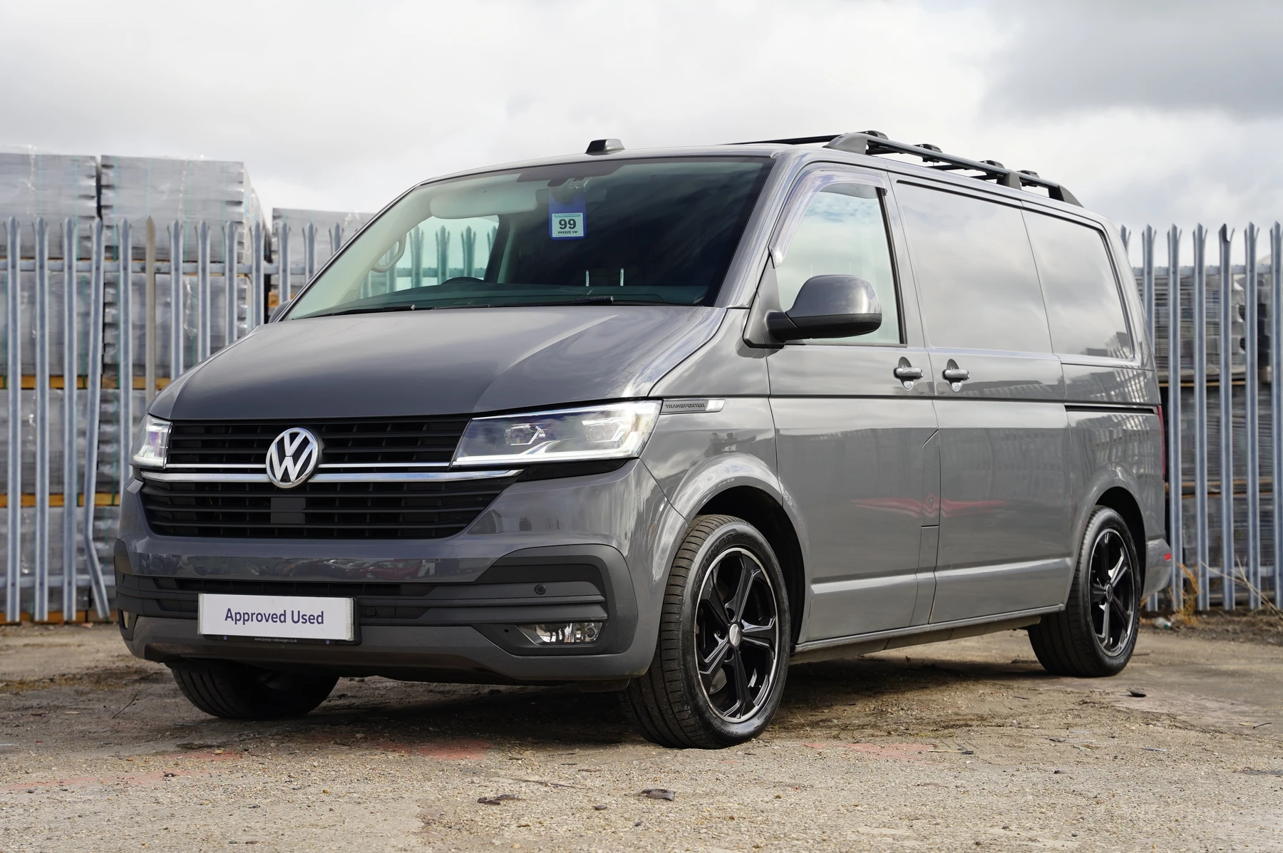 Volkswagen-Transporter-image-35