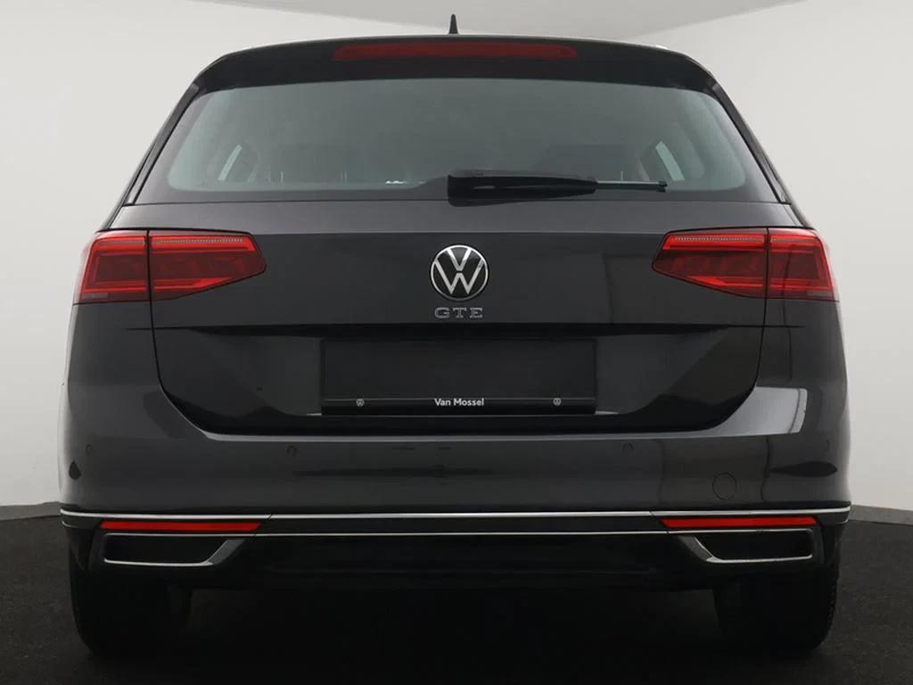 Volkswagen-Passat-image-3