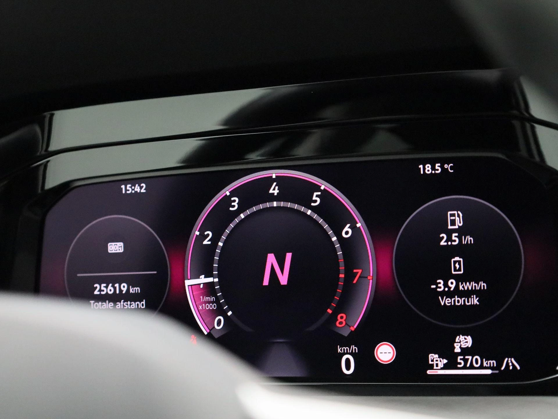 Volkswagen-Golf-image-19