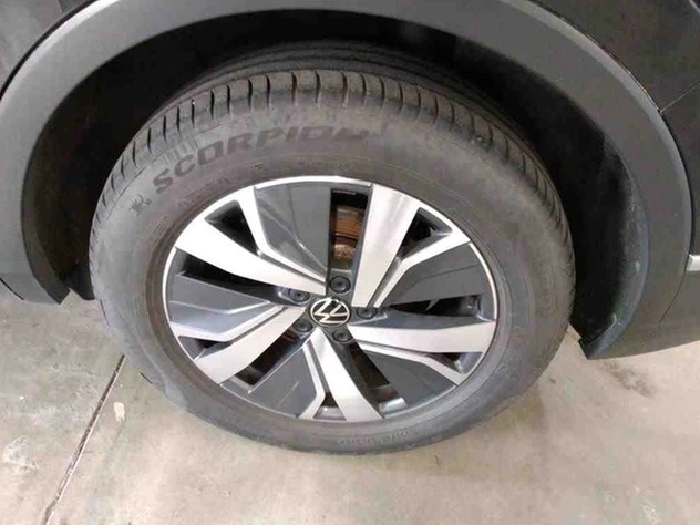 Volkswagen-Tiguan-image-2