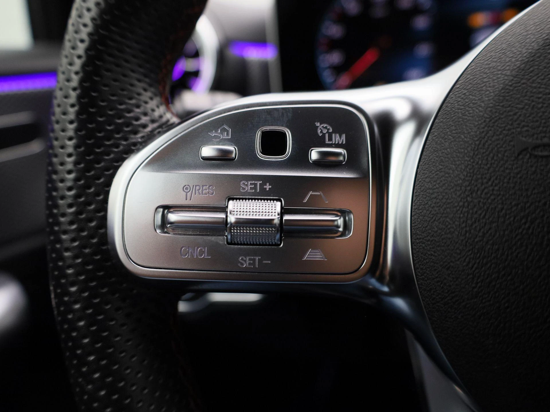 Mercedes-Benz-A-Klasse-image-17