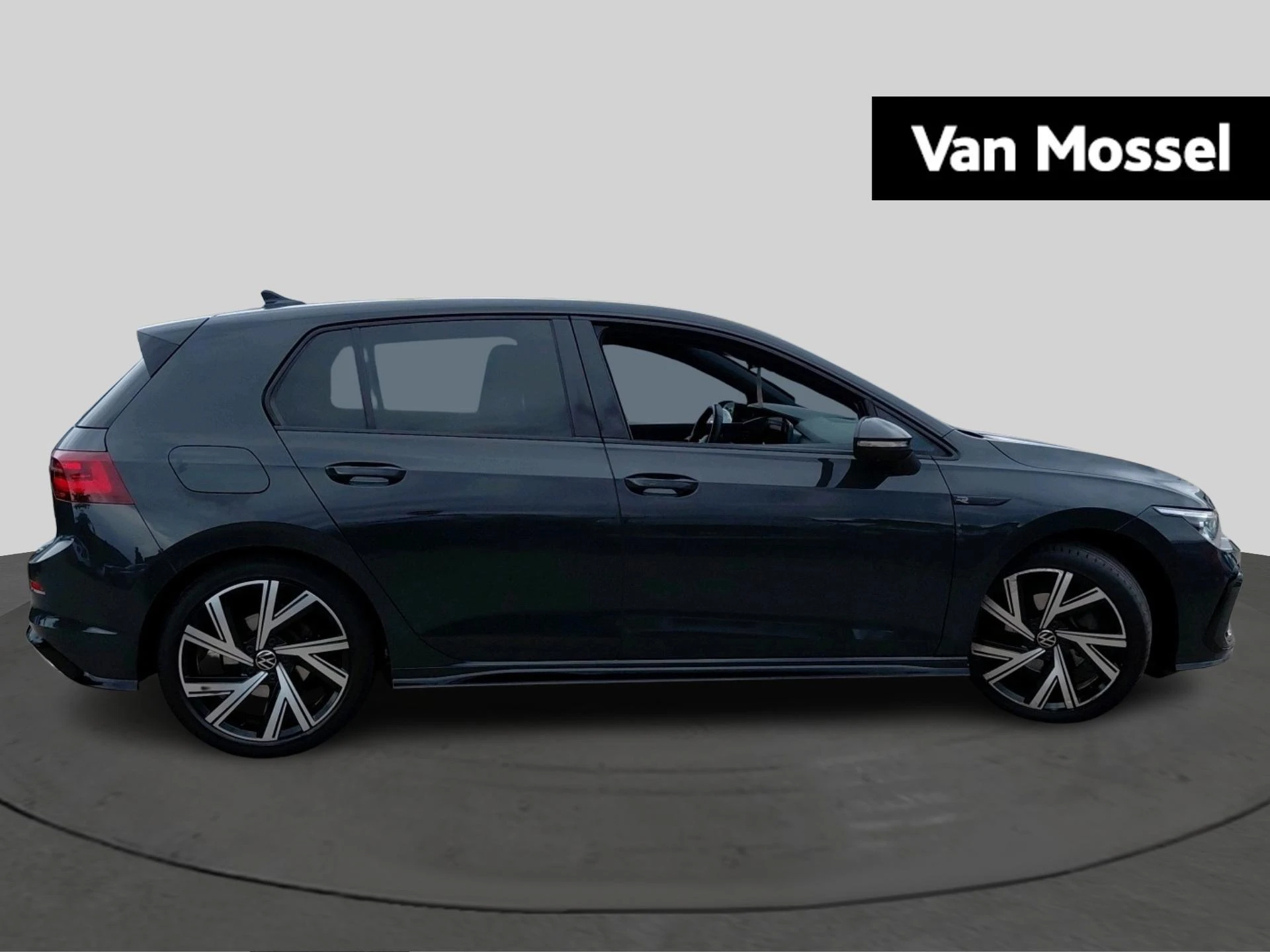 Volkswagen-Golf-image-4