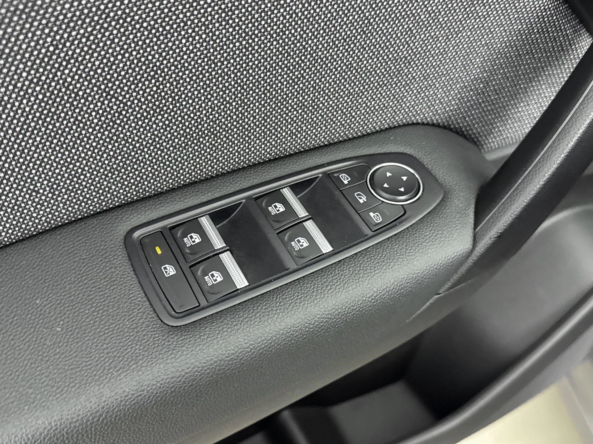 Renault-Captur-image-12