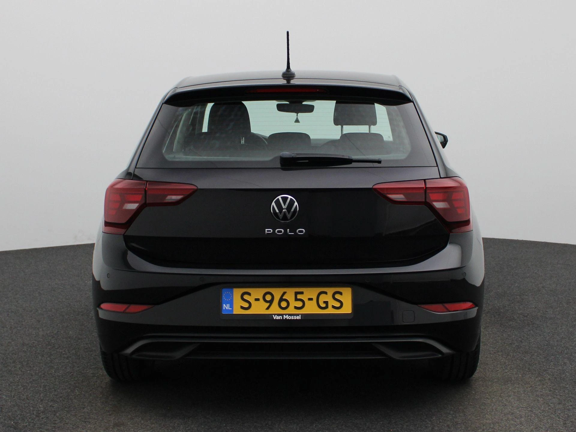 Volkswagen-Polo-image-4