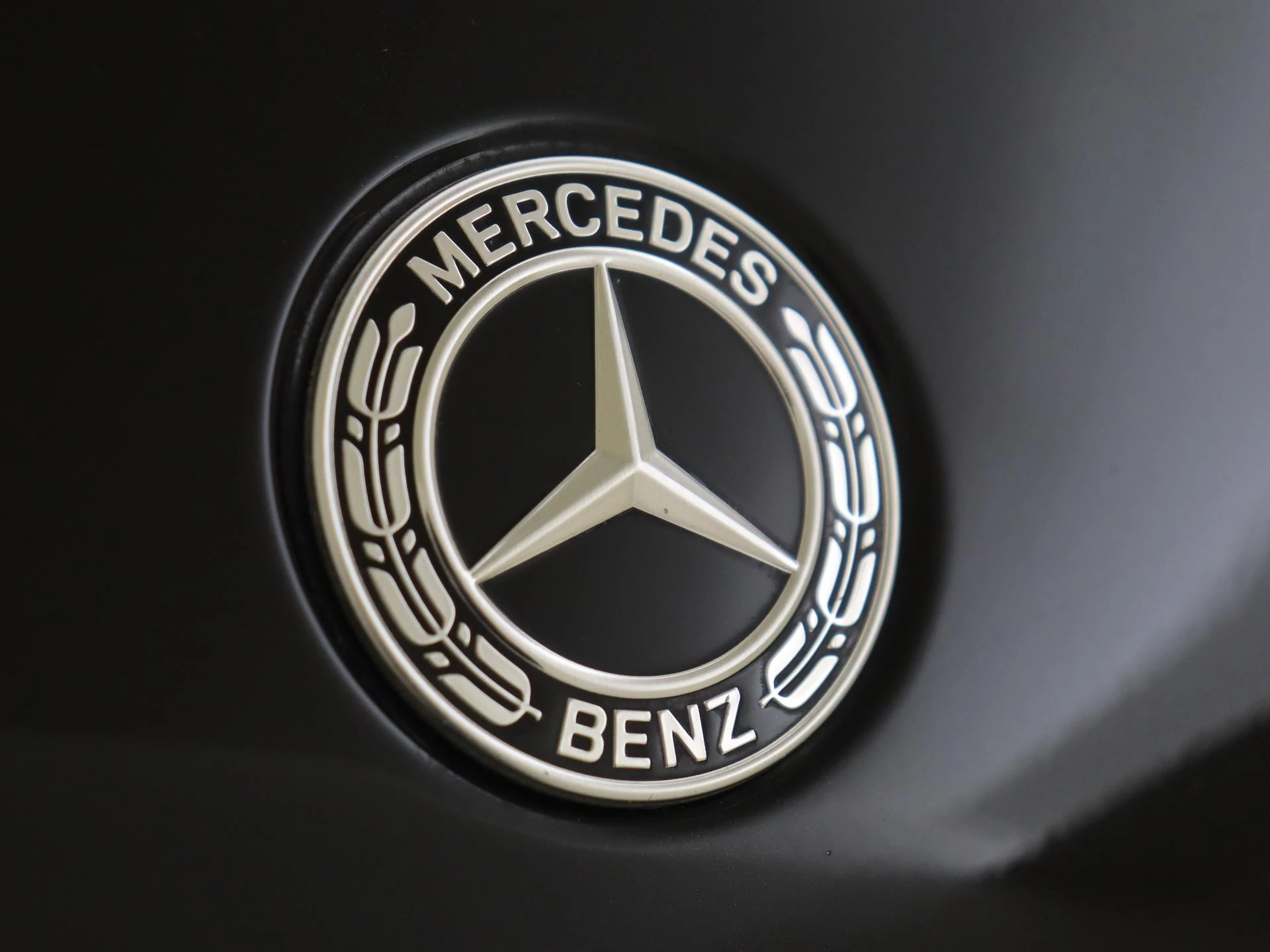 Mercedes-Benz-GLE-image-38