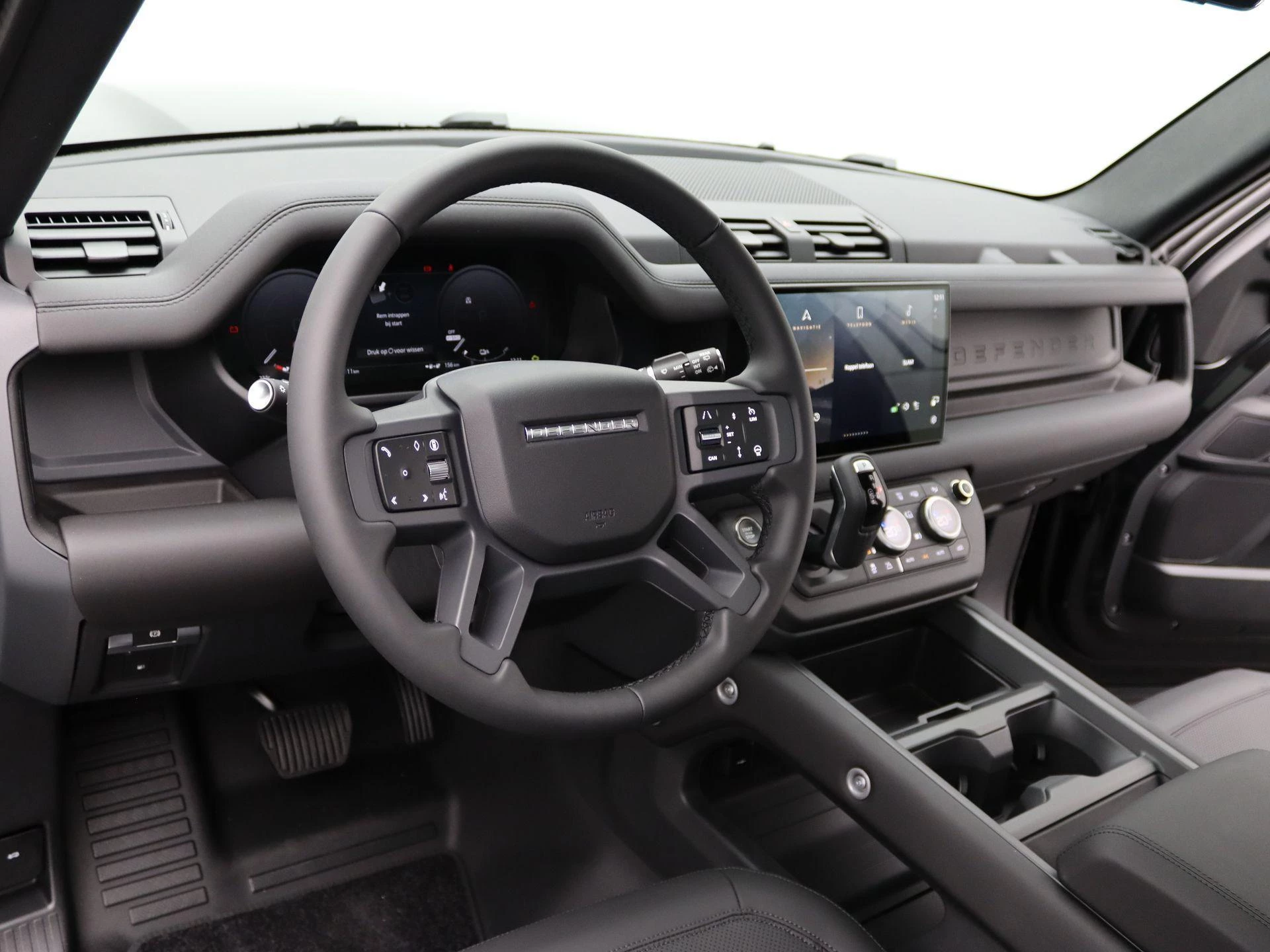Land Rover-Defender-image-7
