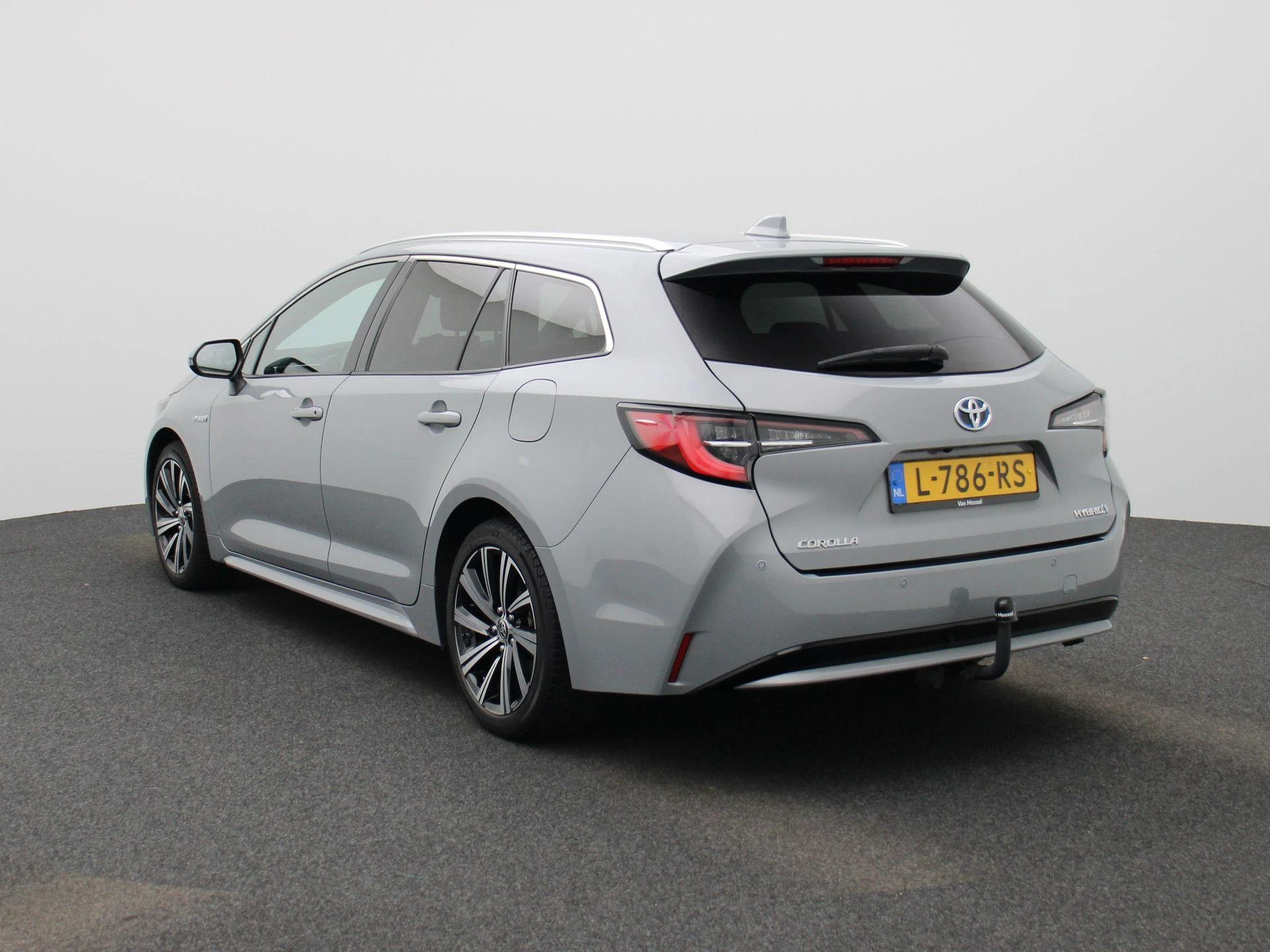 Toyota-Corolla Touring Sports-image-1
