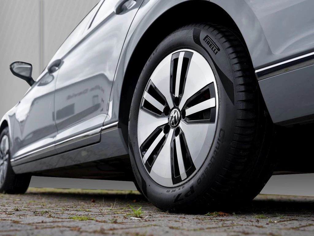 Volkswagen Passat Variant GTE 1.4 TSI Hybrid *LED*Kamera*Travel-Assist*Navi*Panorama*PDC*230Volt*uvm..