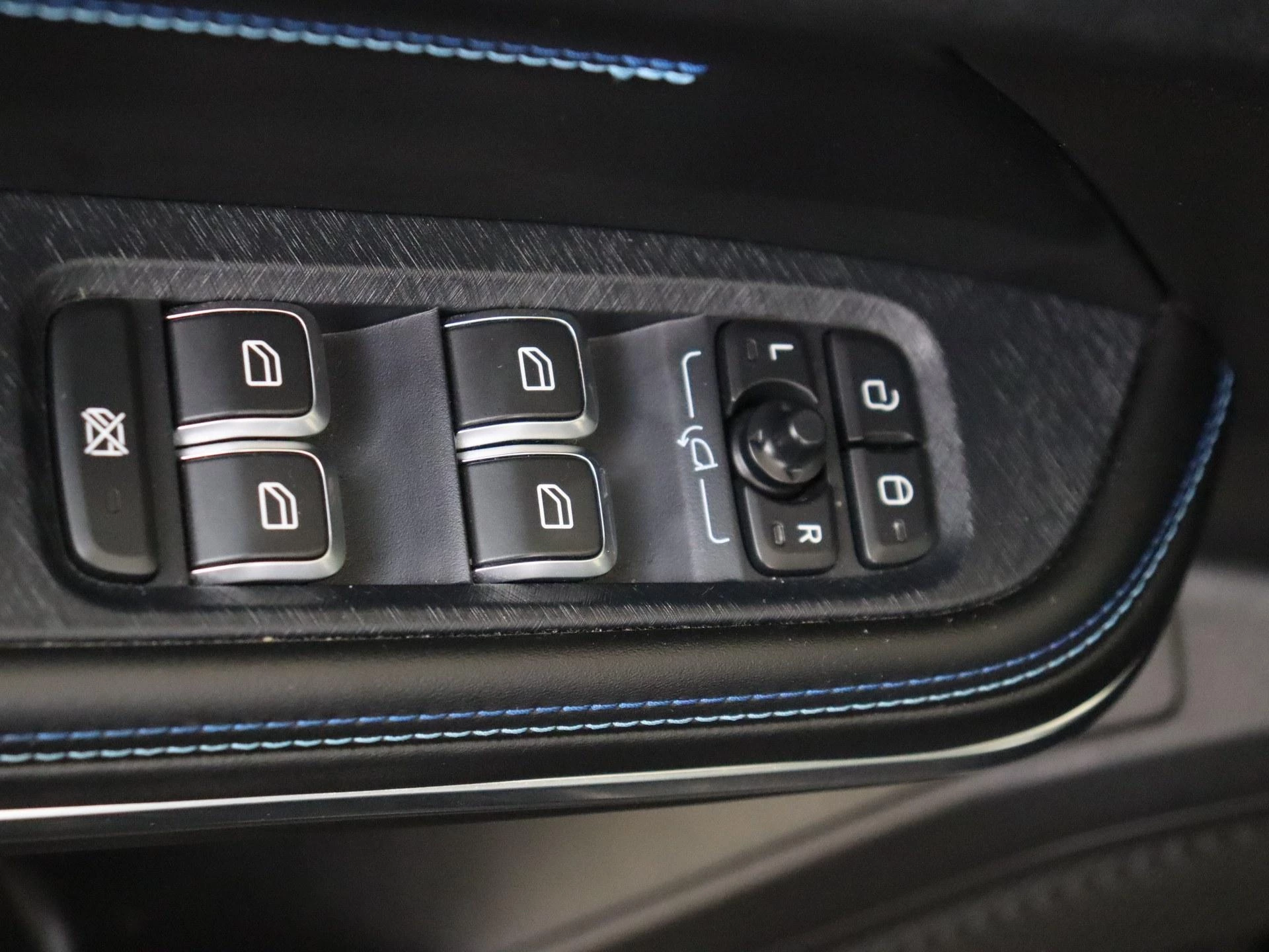 Lynk & Co-01-image-26