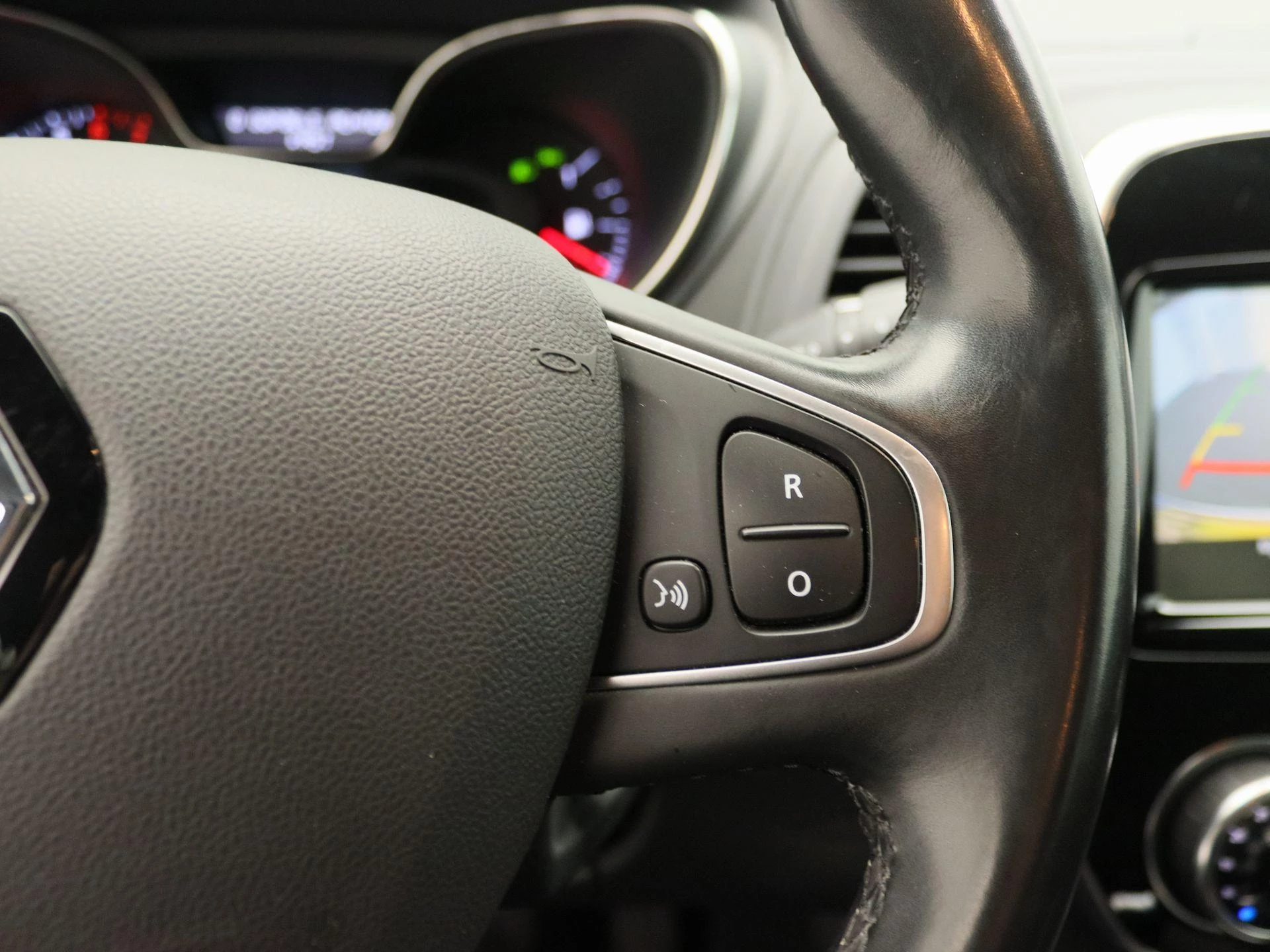 Renault-Captur-image-19