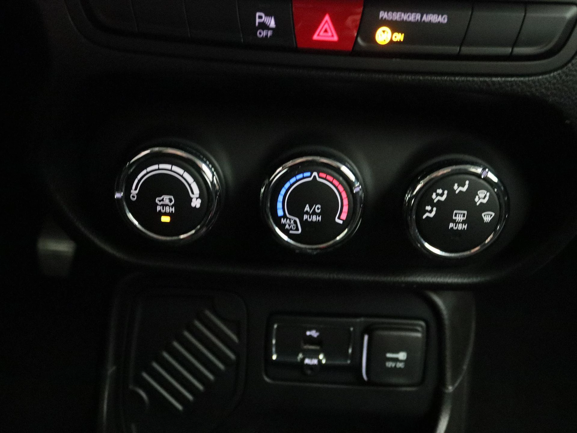 Jeep-Renegade-image-9