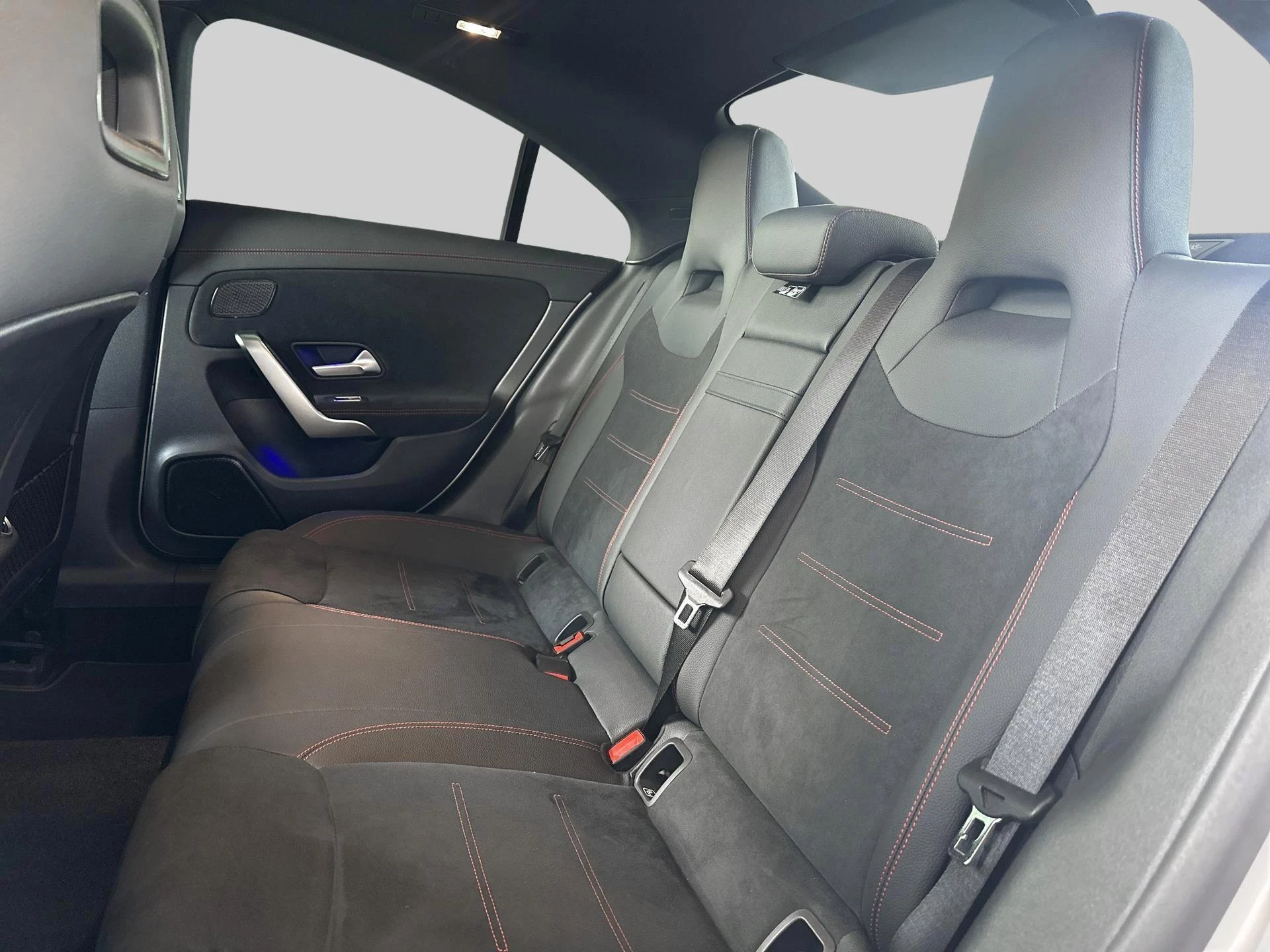 Mercedes-Benz CLA 200 Star Edition + AMG + PANORAMISCH DAK + TREKHAAK + KEY LESS +