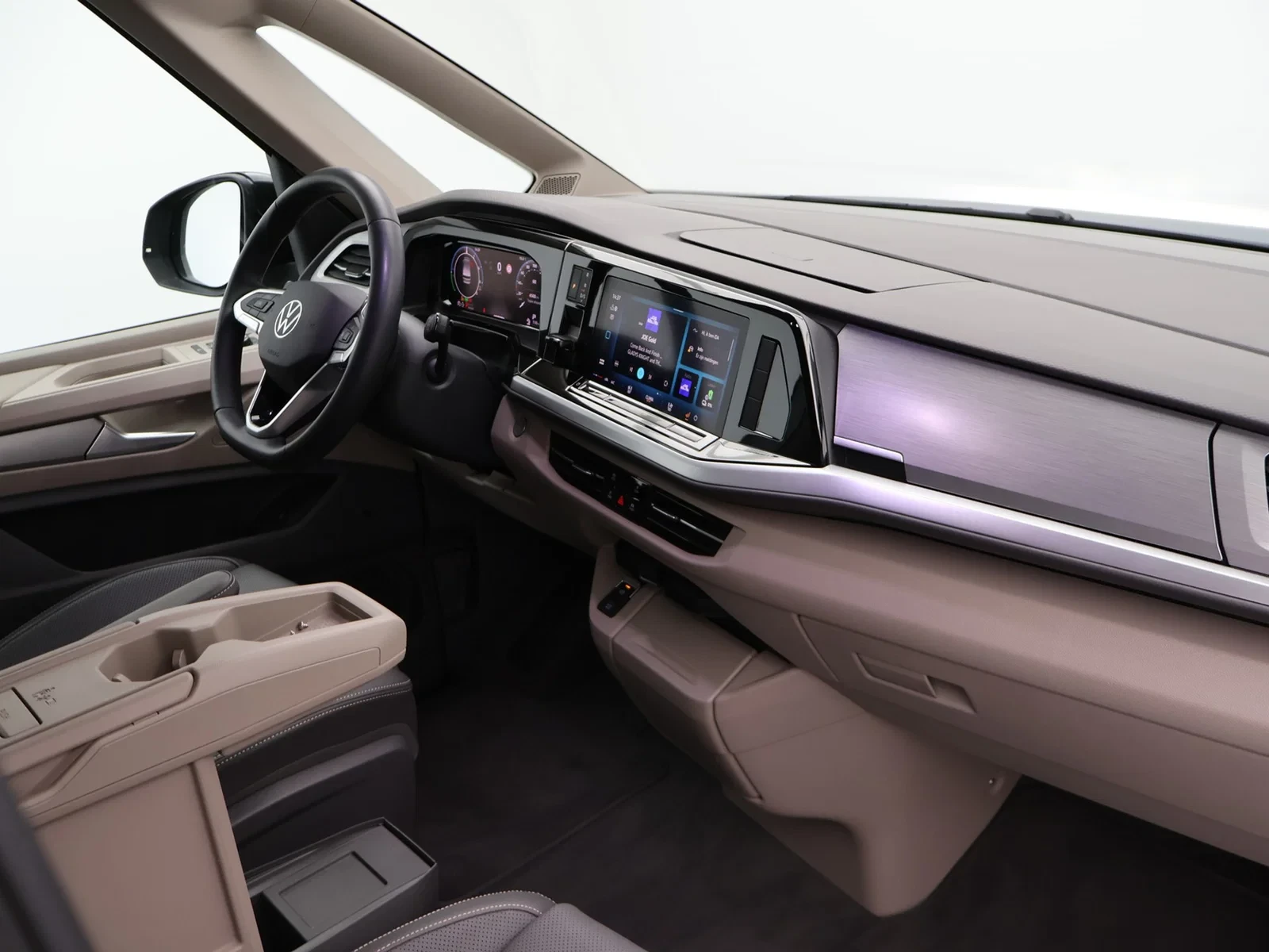 Volkswagen Multivan T7 eHybrid (PHEV) Multivan T7 PHEV Life Korte versie 1.5eHybrid 4X4 245PK *AUTOMAAT*7 ZITPLAATSEN*VIRTUAL COCKPIT*TREK