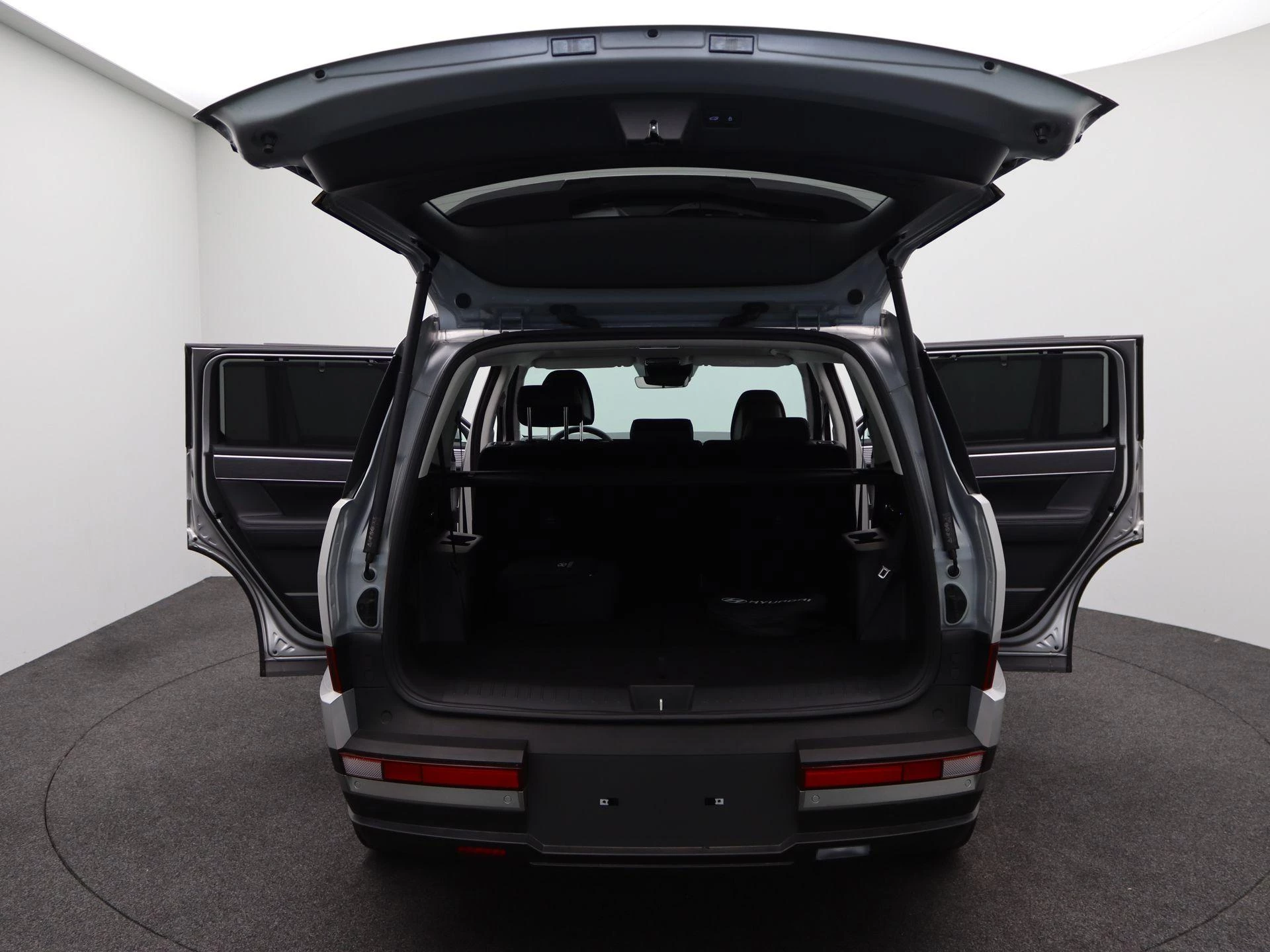 Hyundai-Santa Fe-image-12