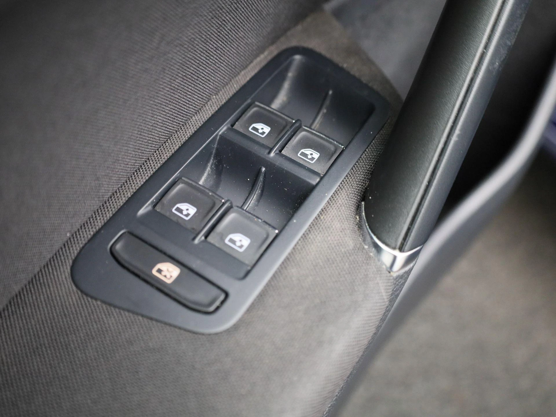 Volkswagen-Golf-image-30
