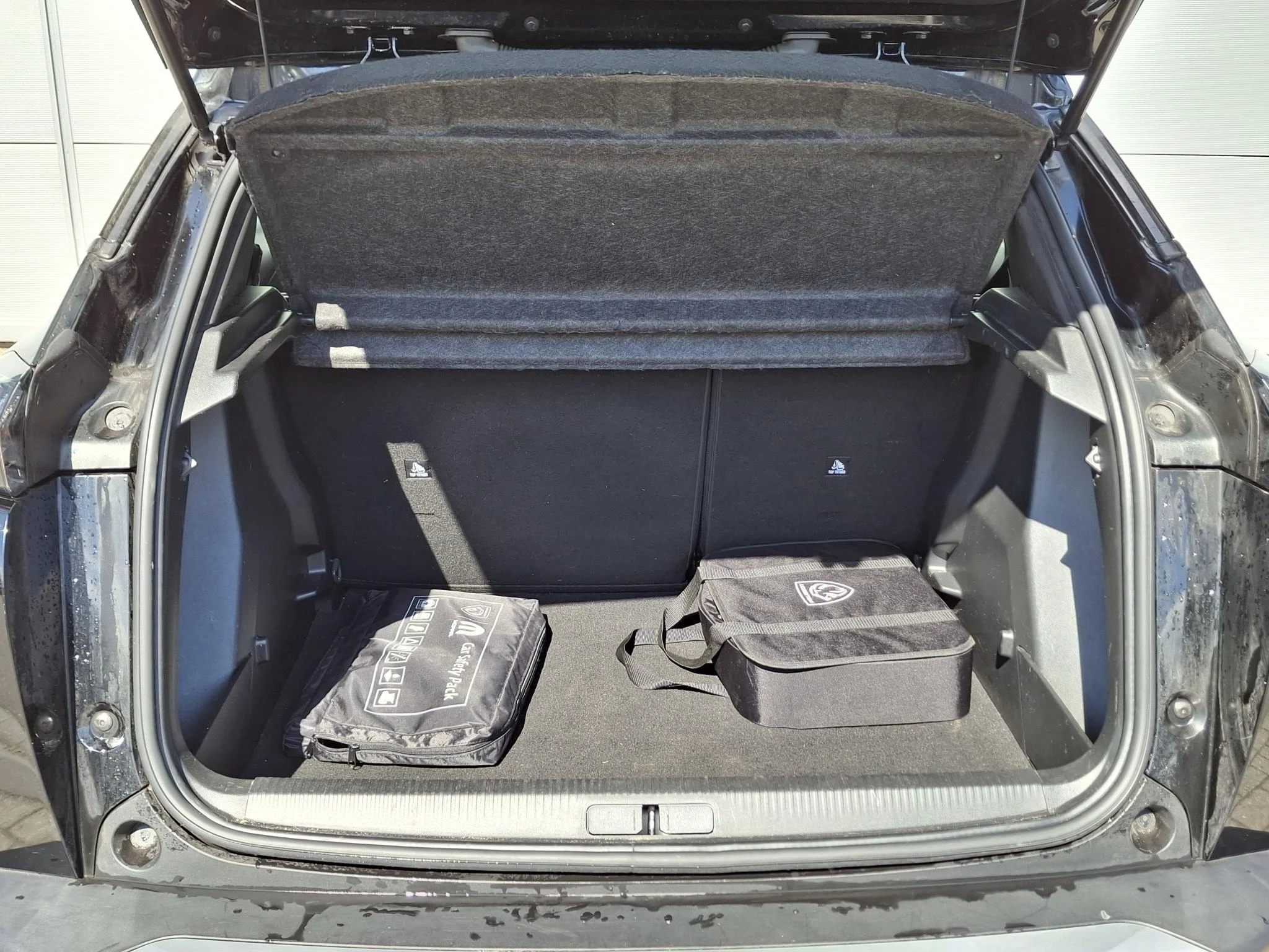 Peugeot e-2008 EV Active 50 kWh