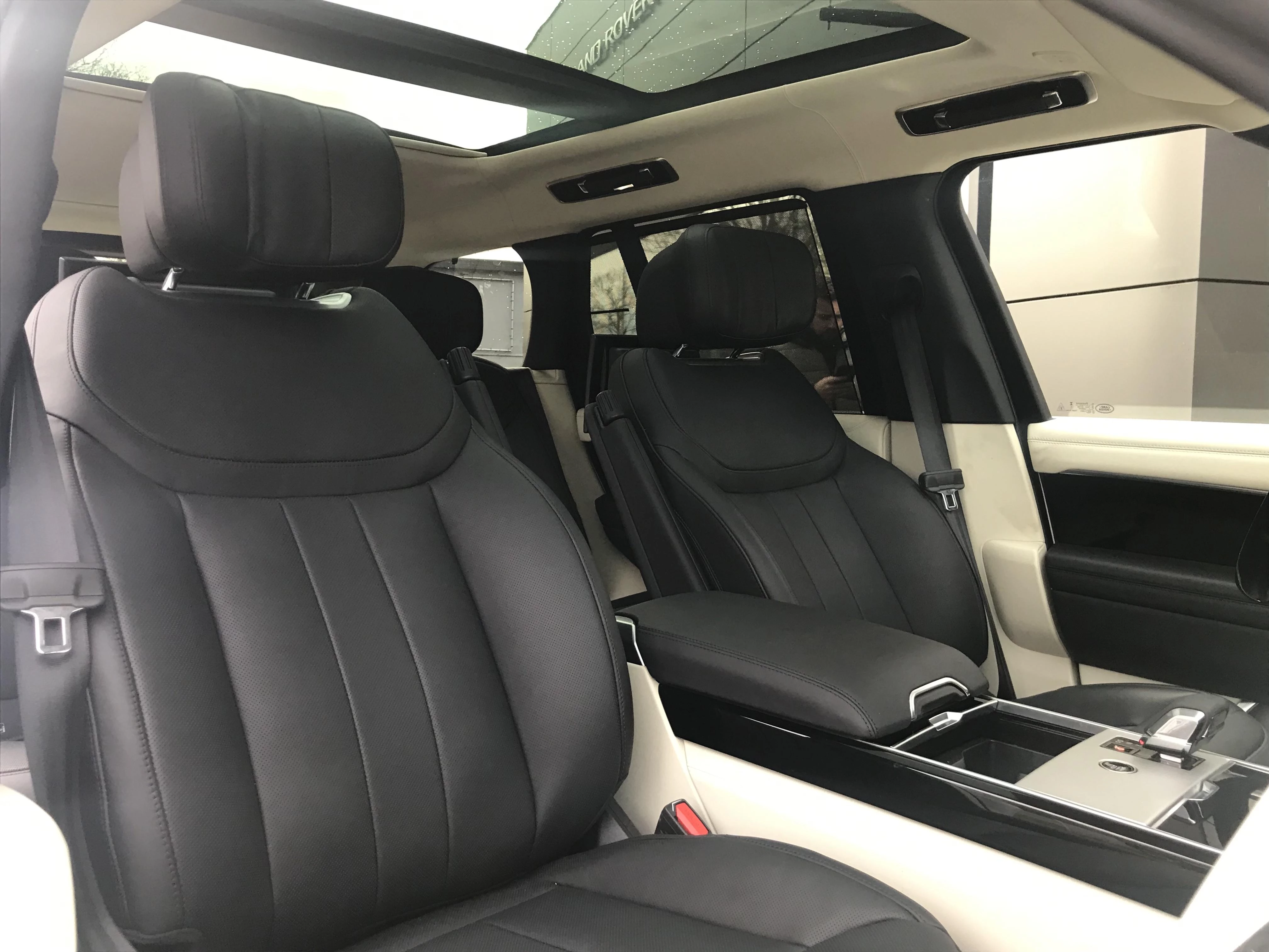 Land Rover-Range Rover-image-10