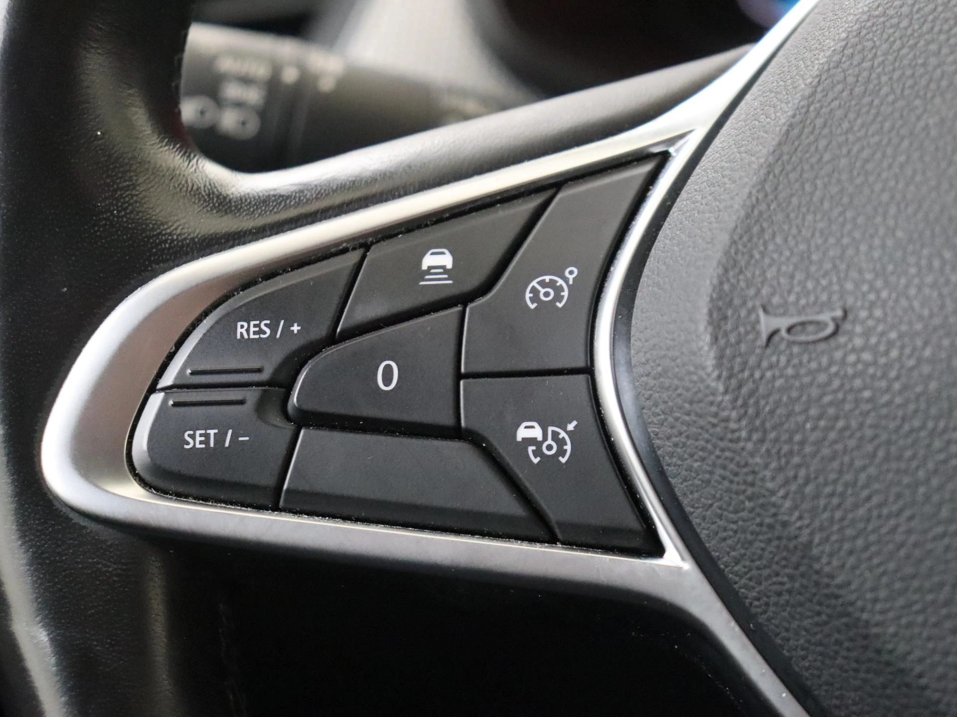 Renault-Arkana-image-12