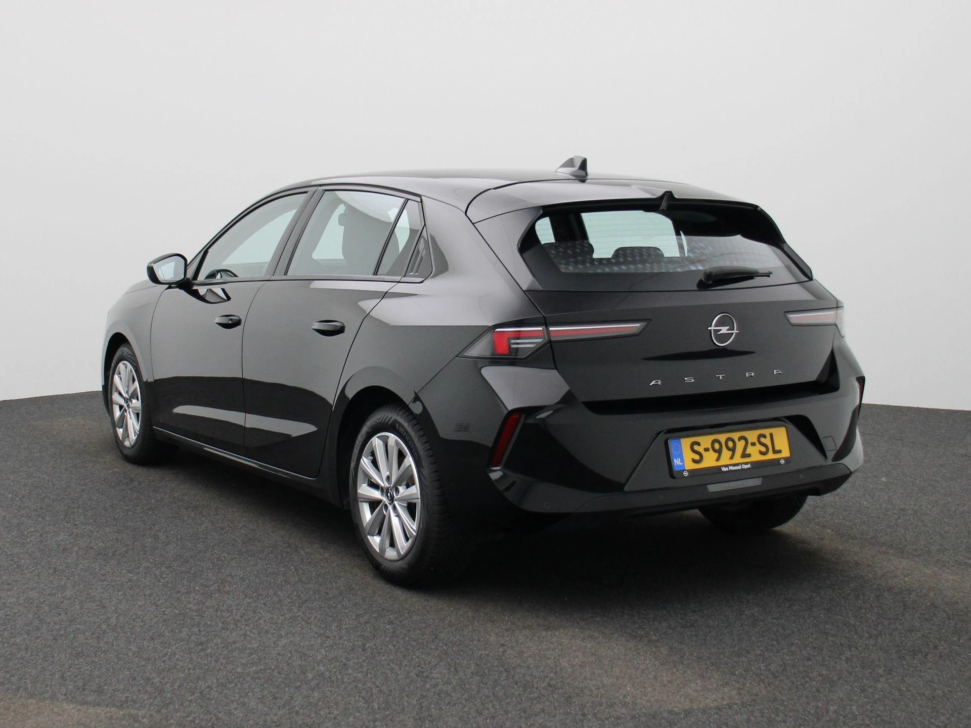Opel-Astra-image-1