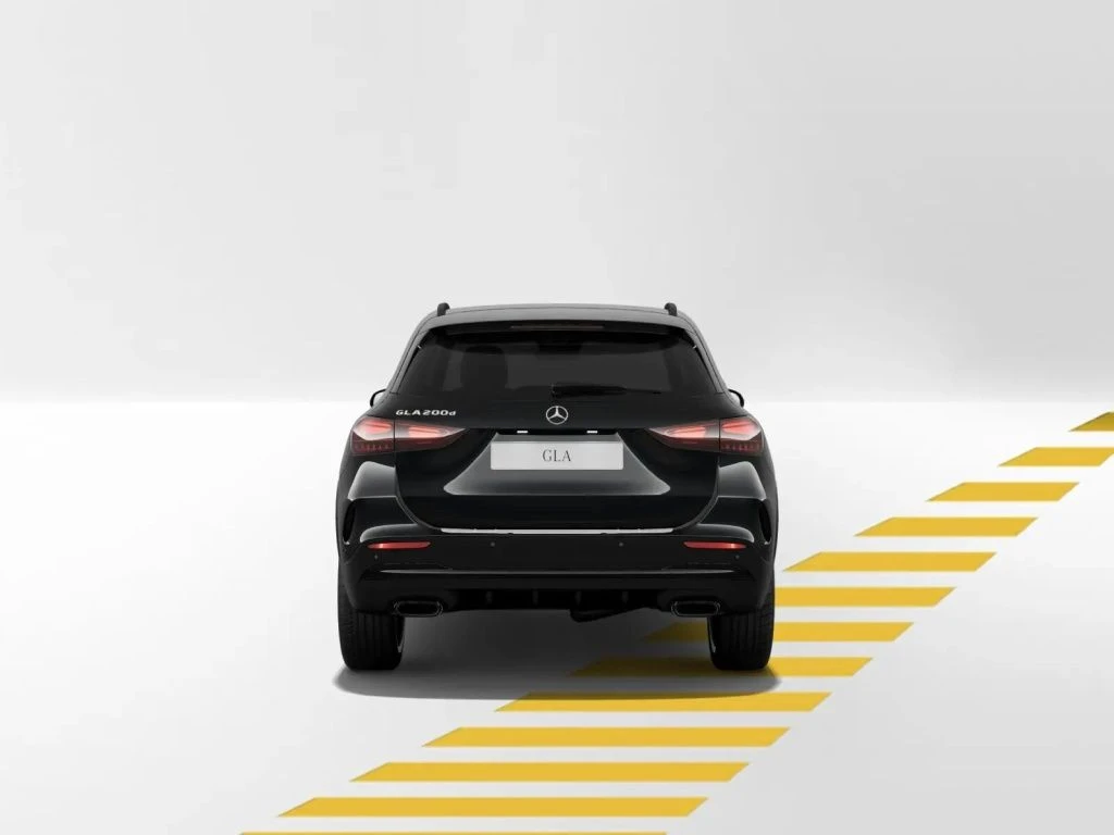 Mercedes-Benz-GLA 200 d-image-5